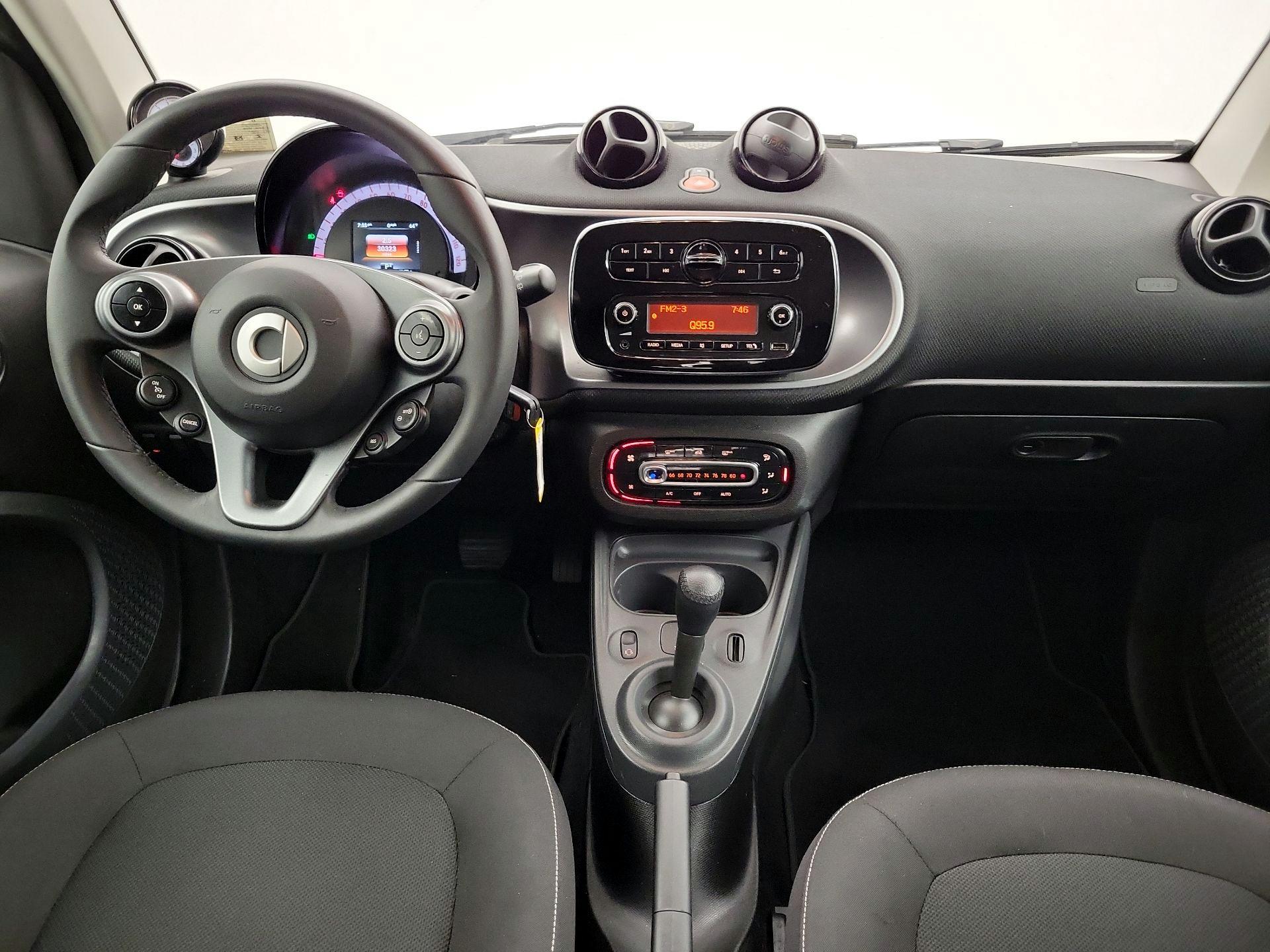 Thumbnail: 2016 smart fortwo - 9