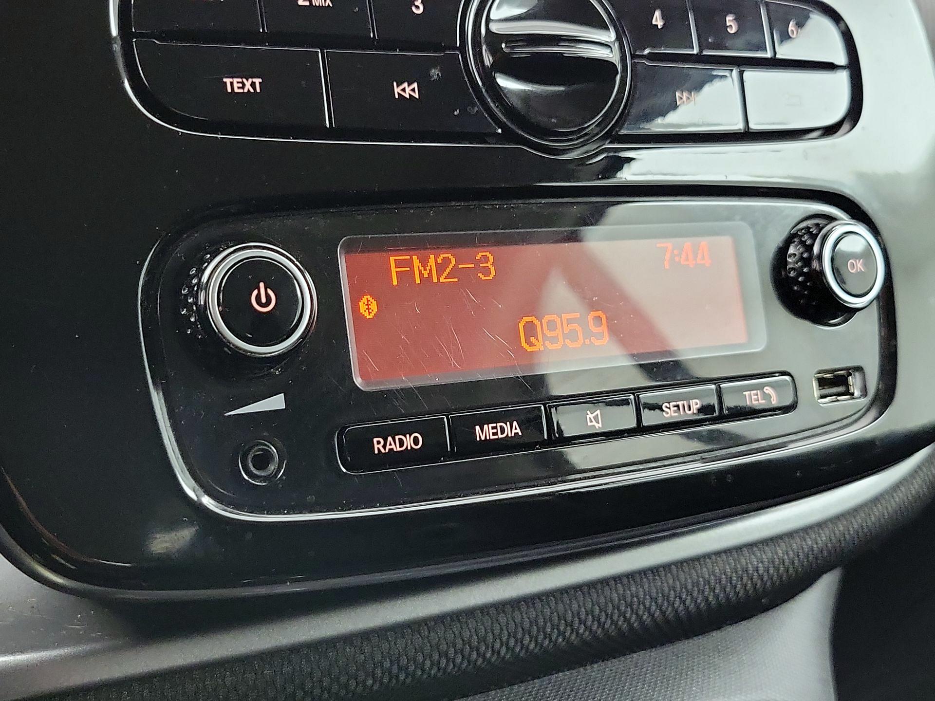 Thumbnail: 2016 smart fortwo - 14