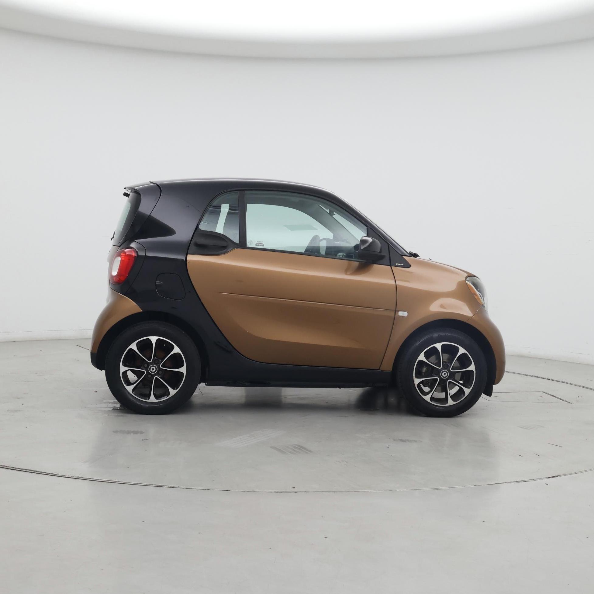 Thumbnail: 2016 smart fortwo - 7