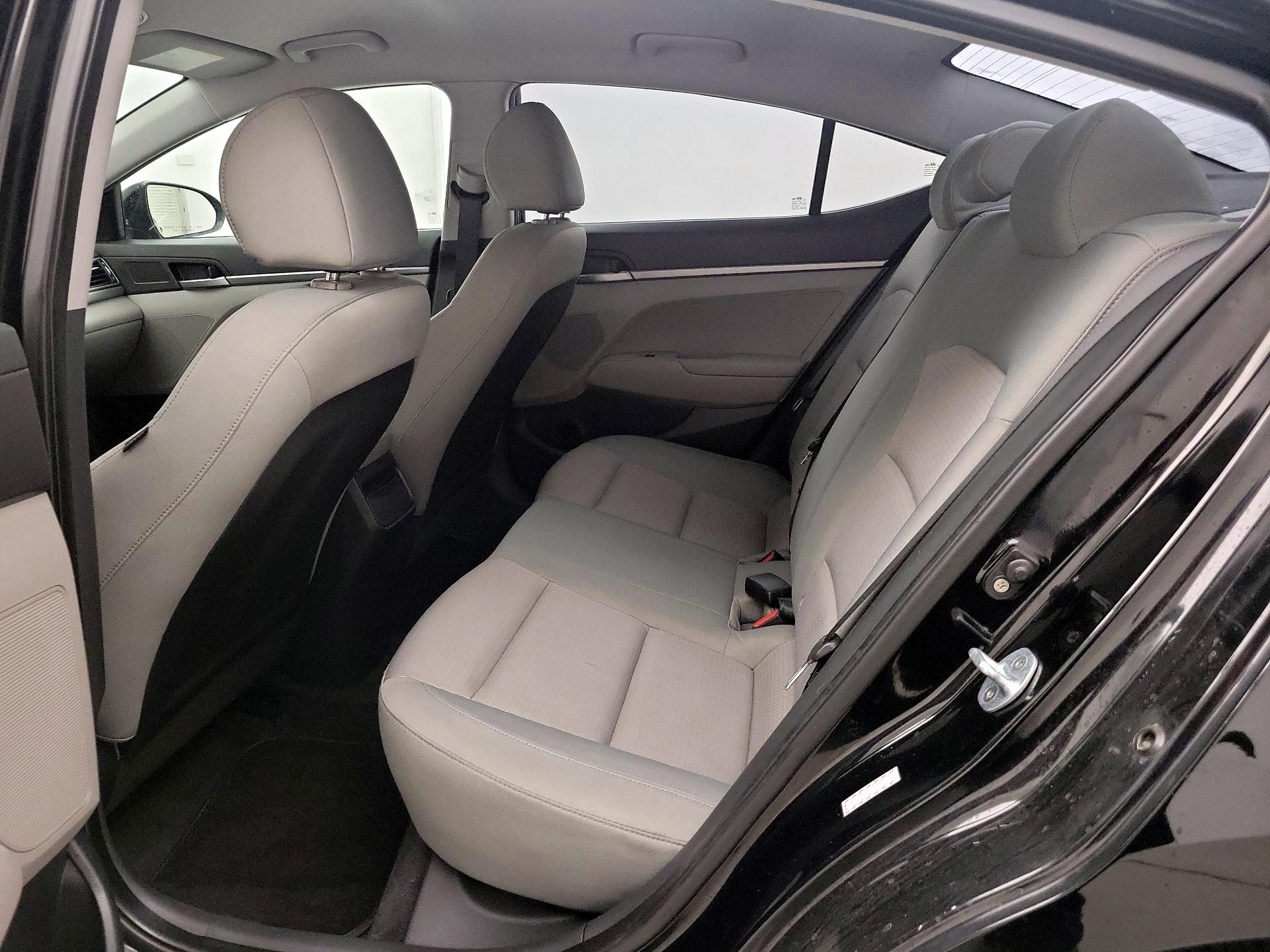 Thumbnail: 2017 Hyundai Elantra - 18