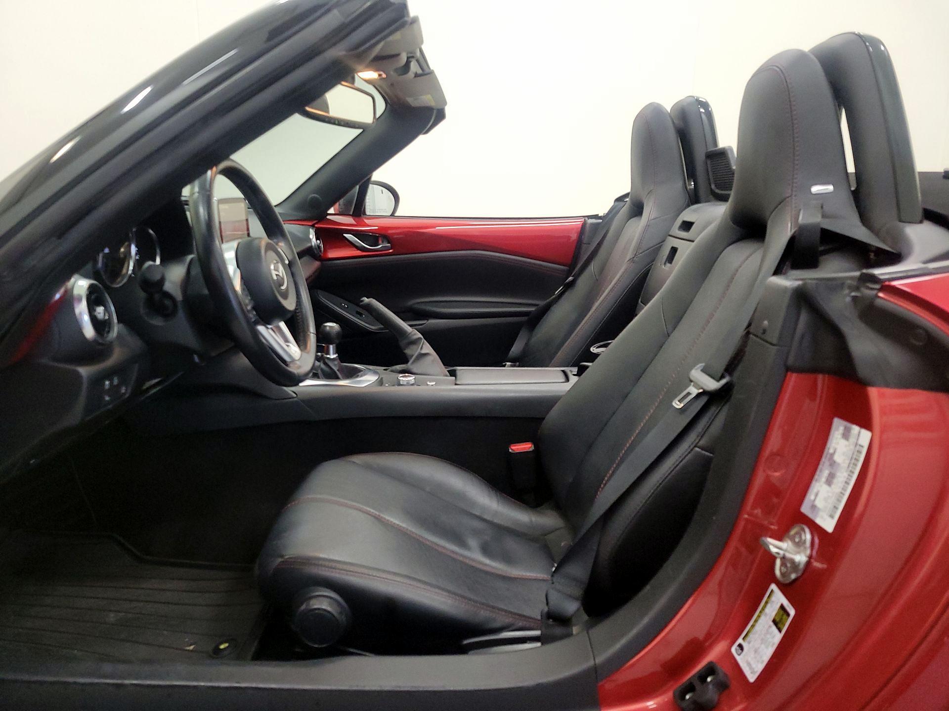 Thumbnail: 2016 Mazda MX-5 Miata - 11