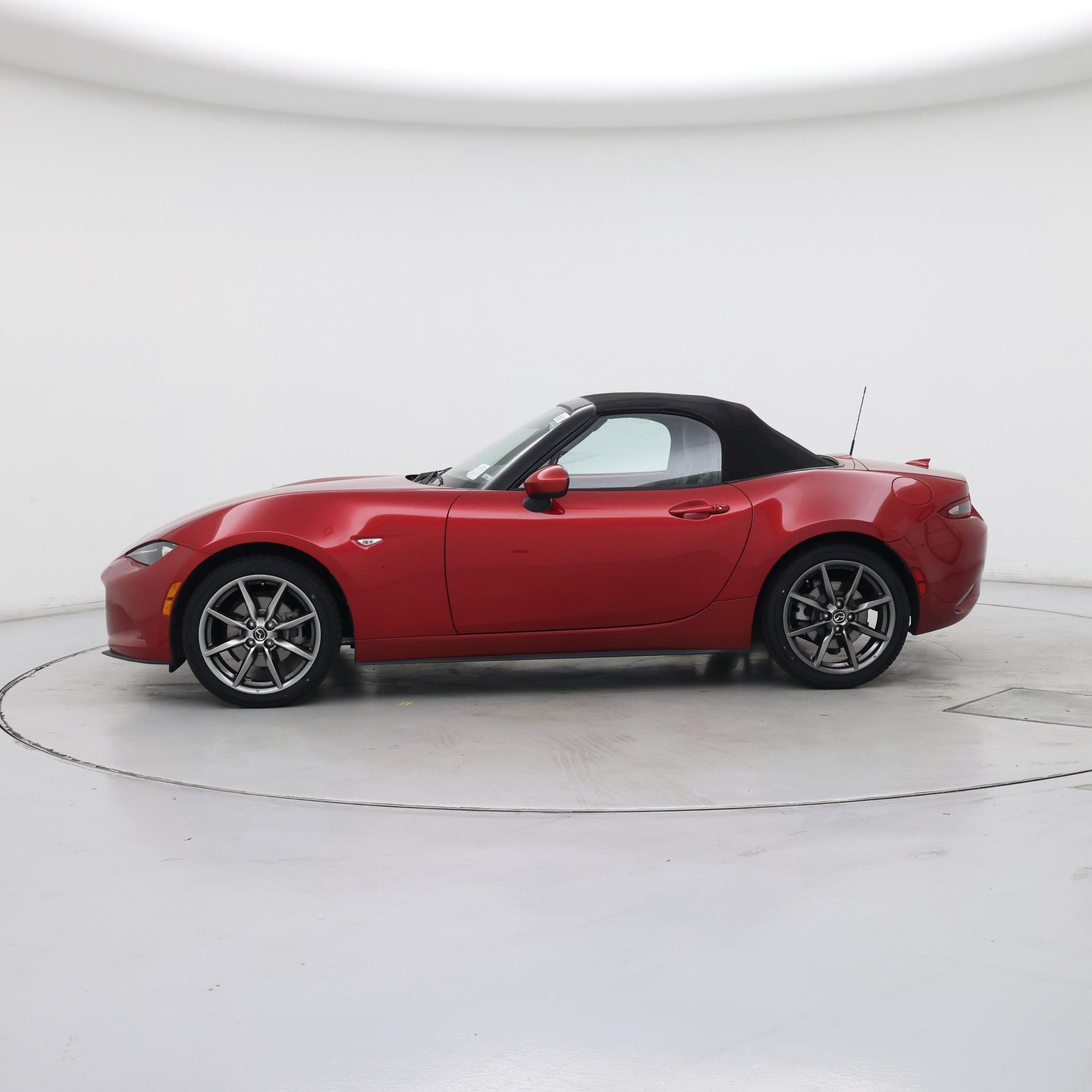 Thumbnail: 2016 Mazda MX-5 Miata - 3