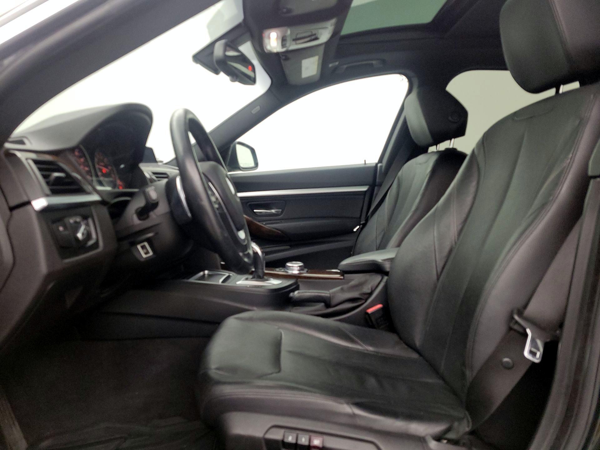 Thumbnail: 2016 BMW 3 Series - 11