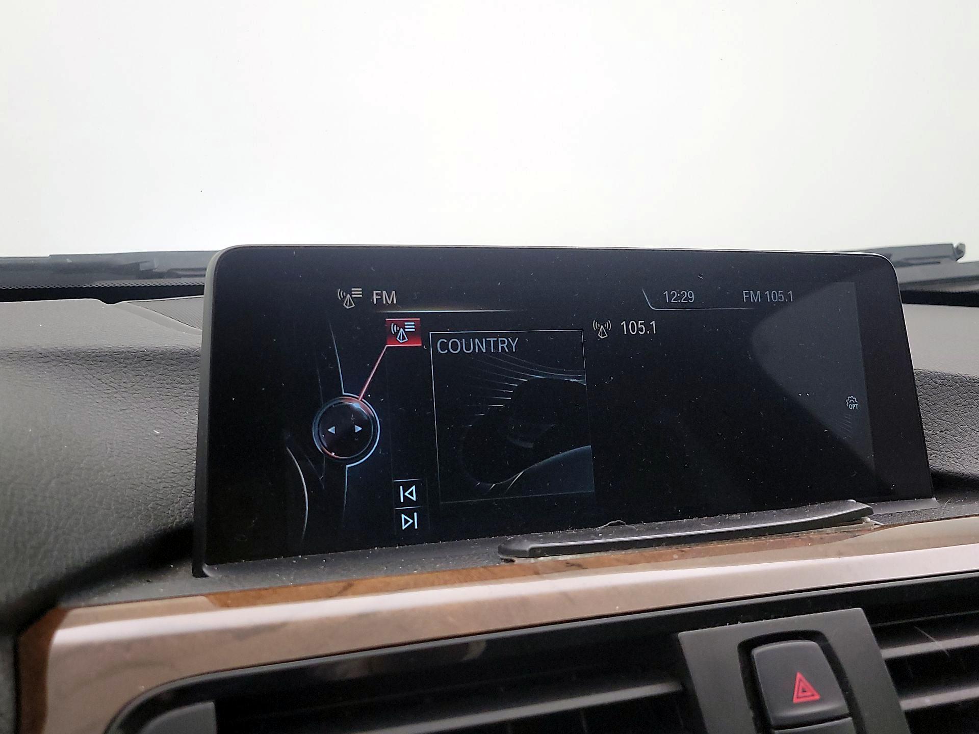 Thumbnail: 2016 BMW 3 Series - 16