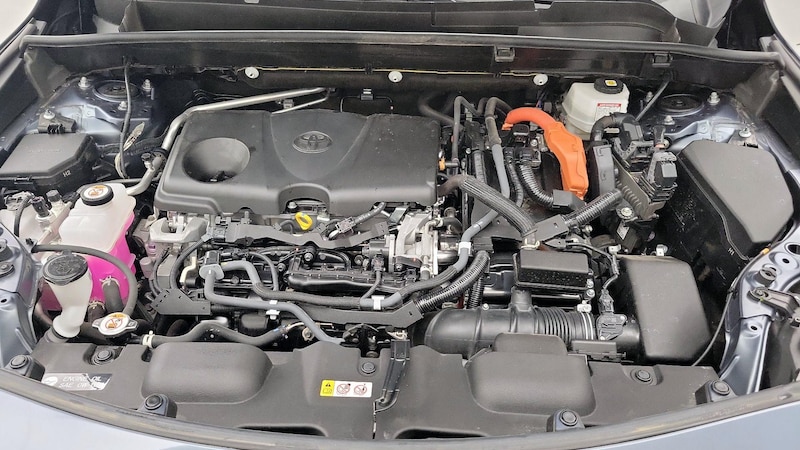 2021 Toyota Venza LE 21