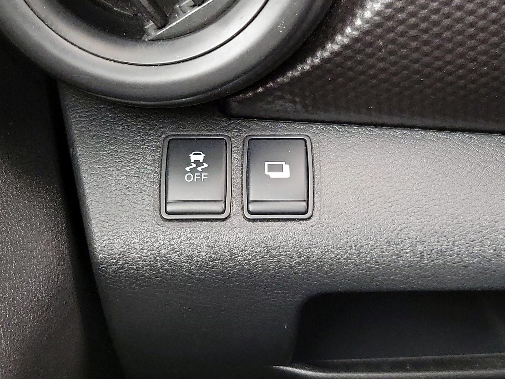 Thumbnail: 2019 Nissan Kicks - 13