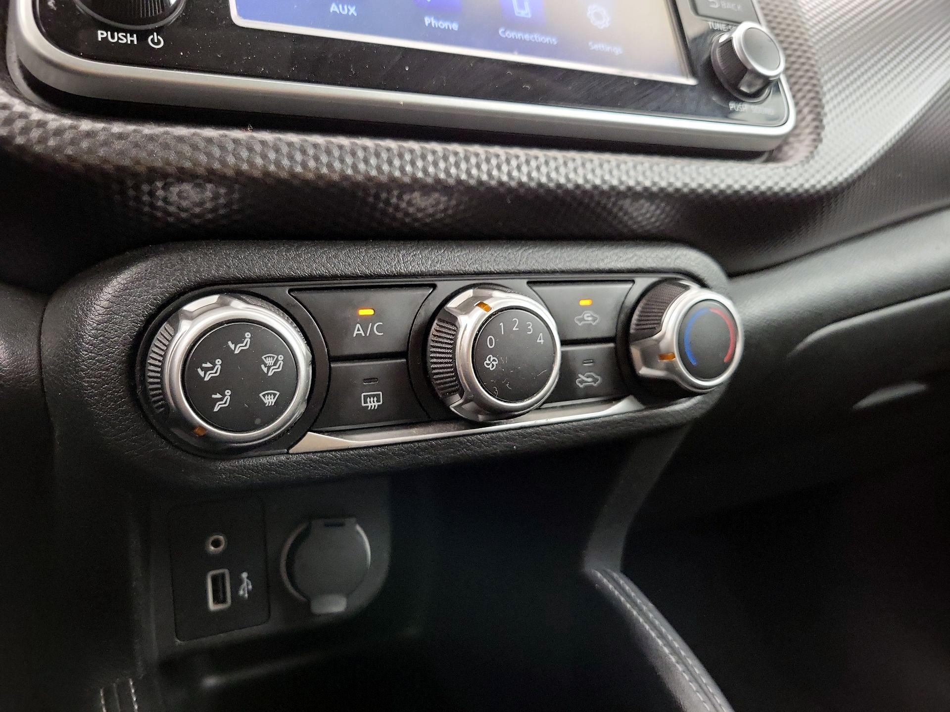 Thumbnail: 2019 Nissan Kicks - 16