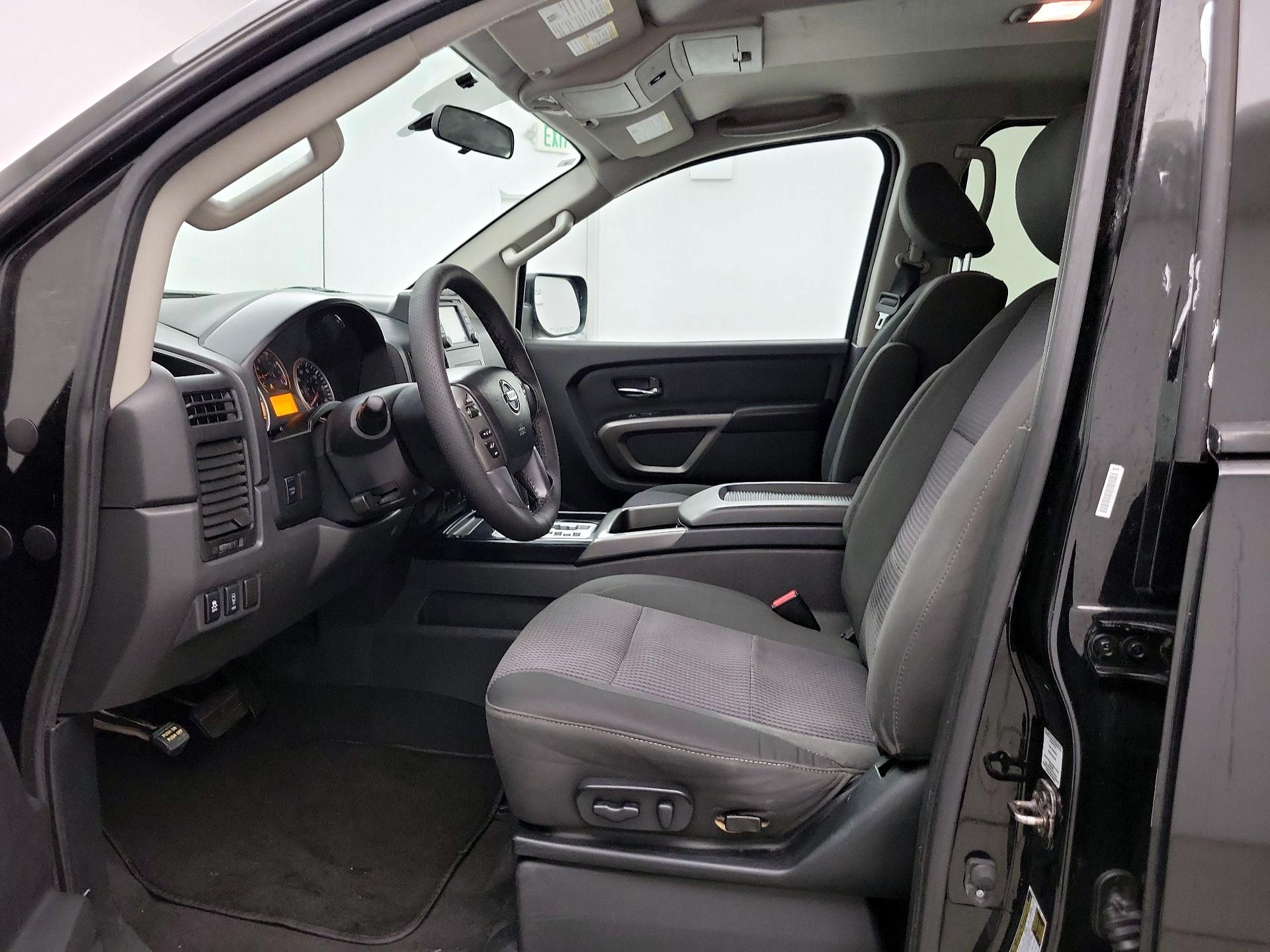 Thumbnail: 2015 Nissan Titan - 11