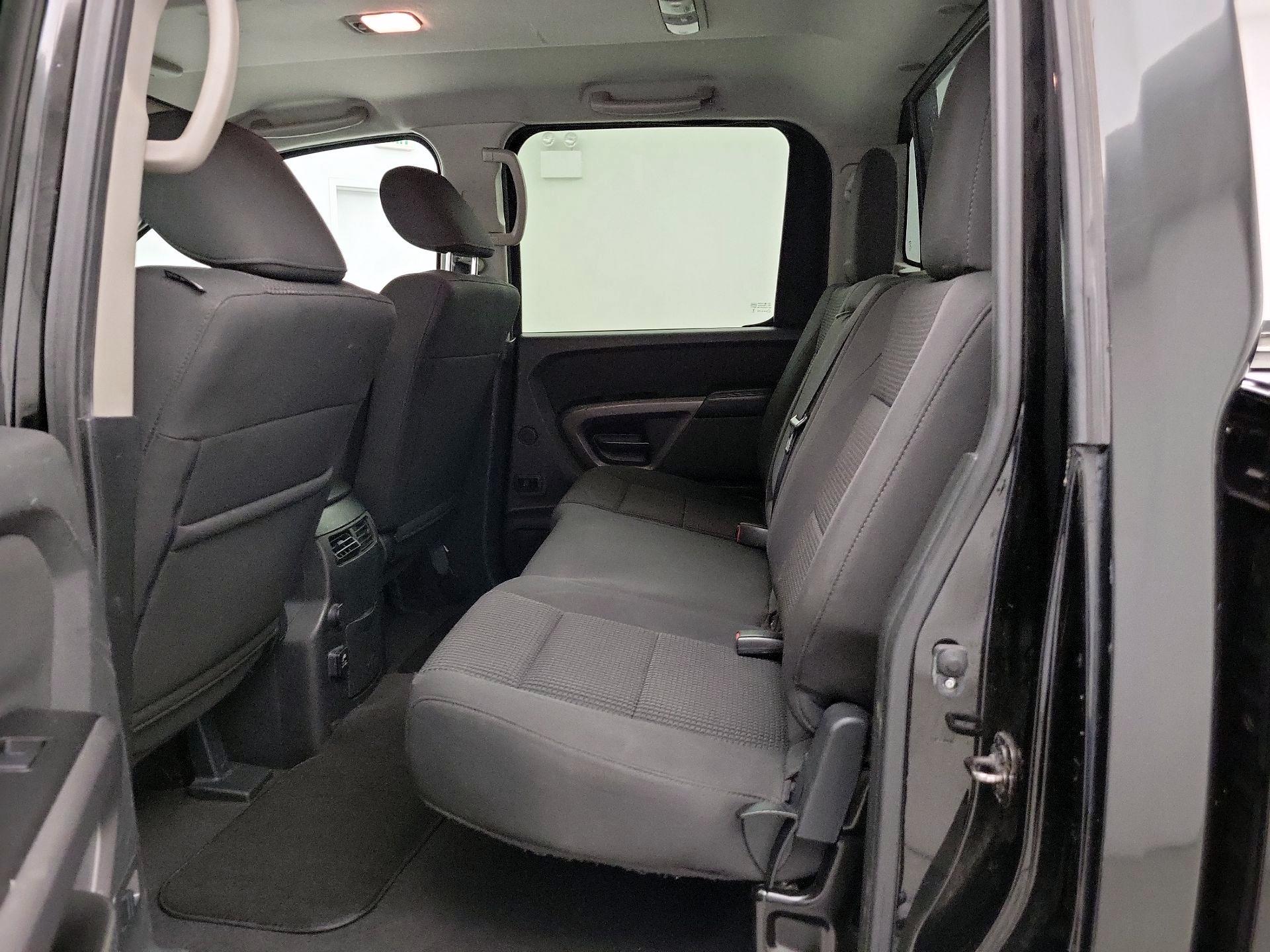 Thumbnail: 2015 Nissan Titan - 20
