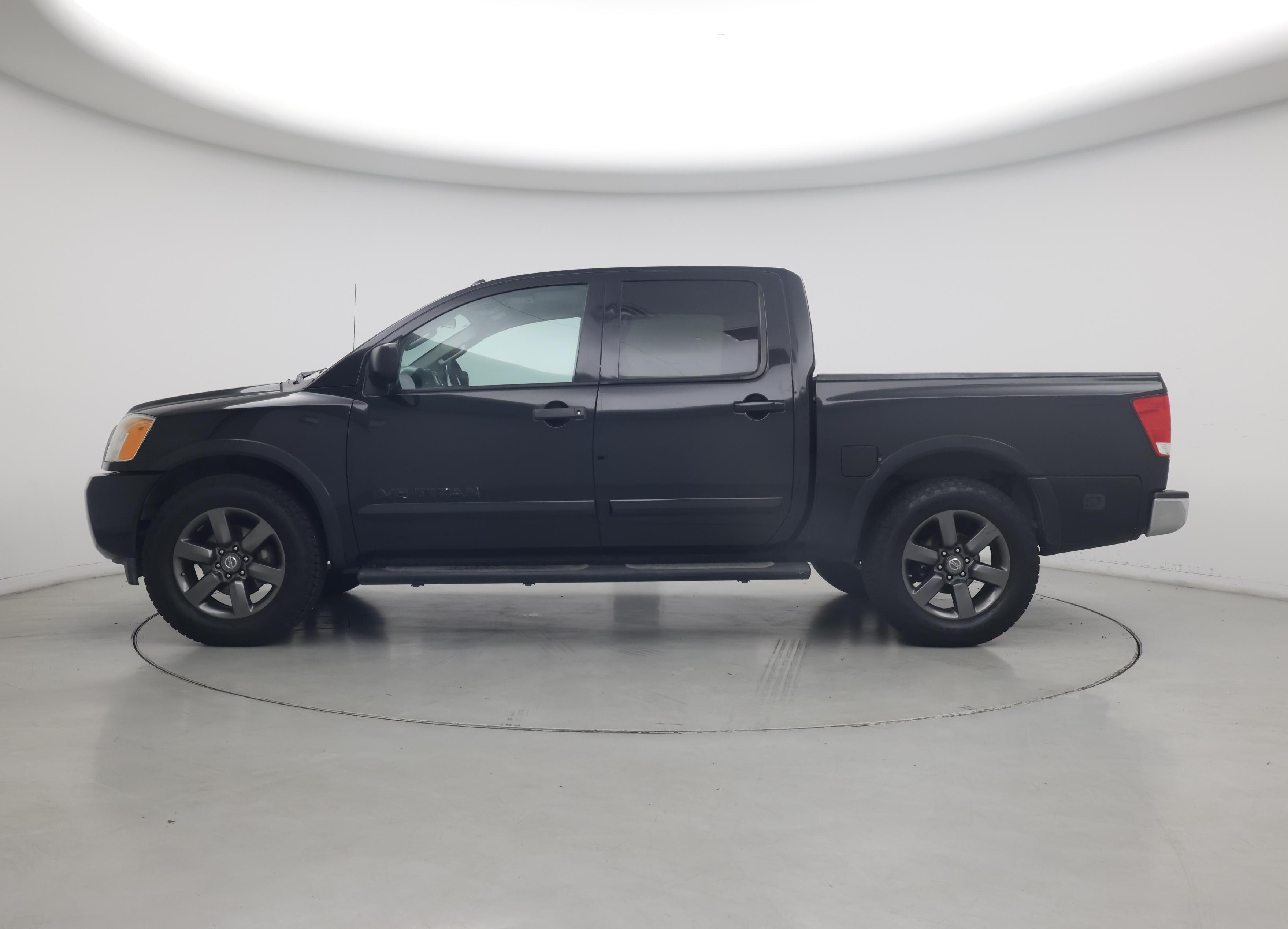 Thumbnail: 2015 Nissan Titan - 3