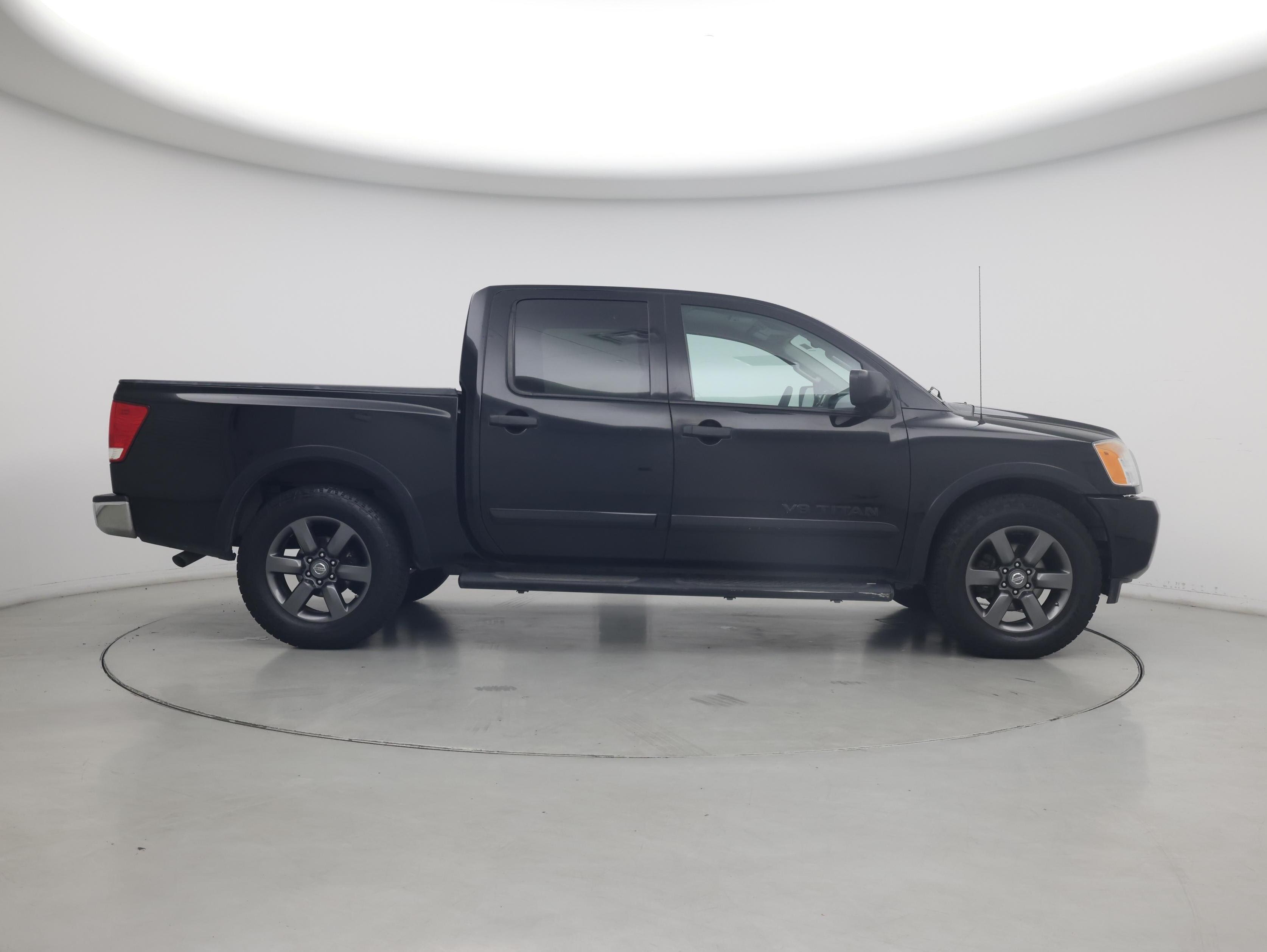 Thumbnail: 2015 Nissan Titan - 7