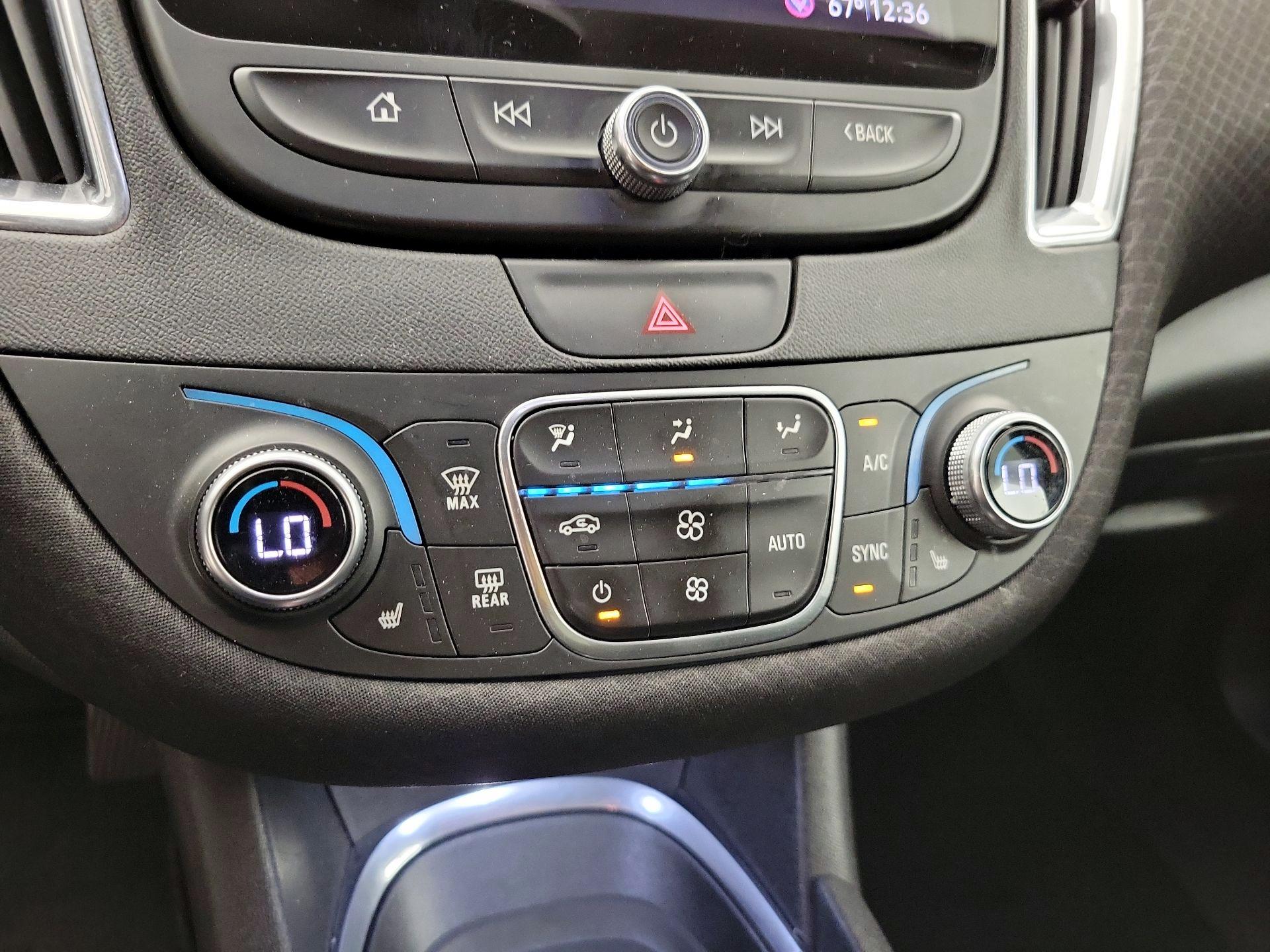 Thumbnail: 2019 Chevrolet Malibu - 16