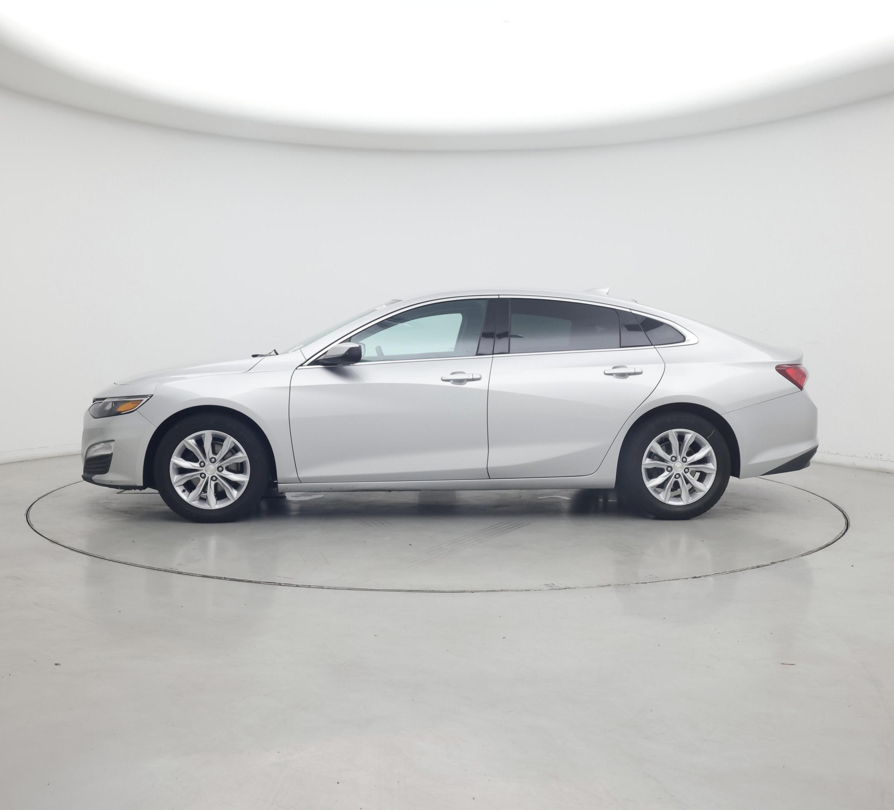 Thumbnail: 2019 Chevrolet Malibu - 3