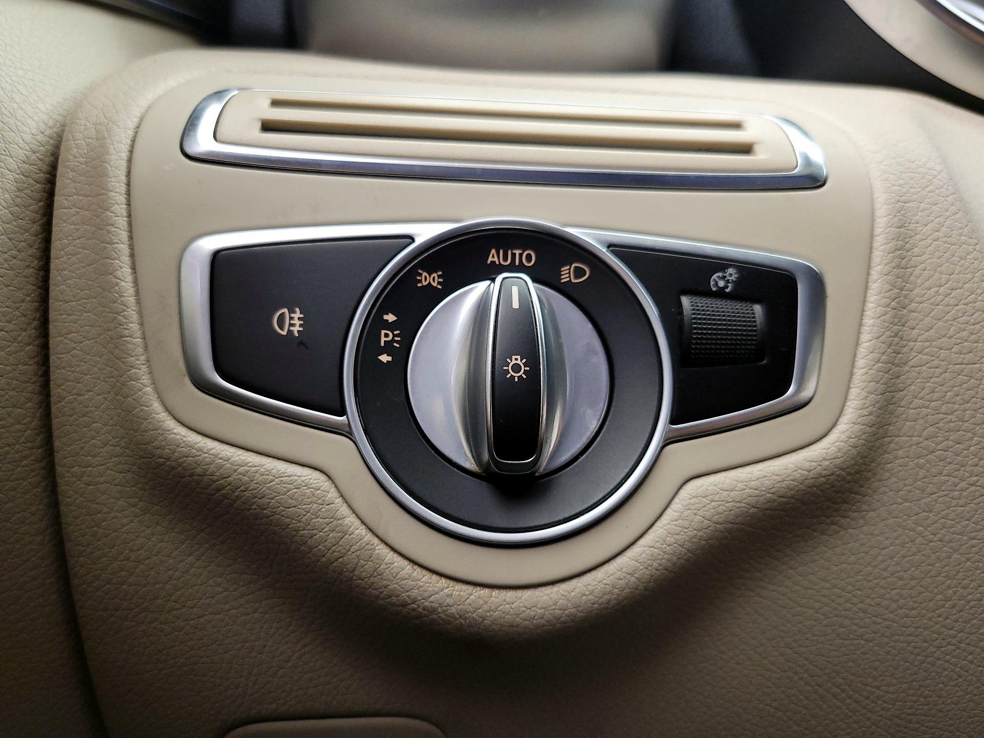 Thumbnail: 2019 Mercedes-Benz C-Class - 13