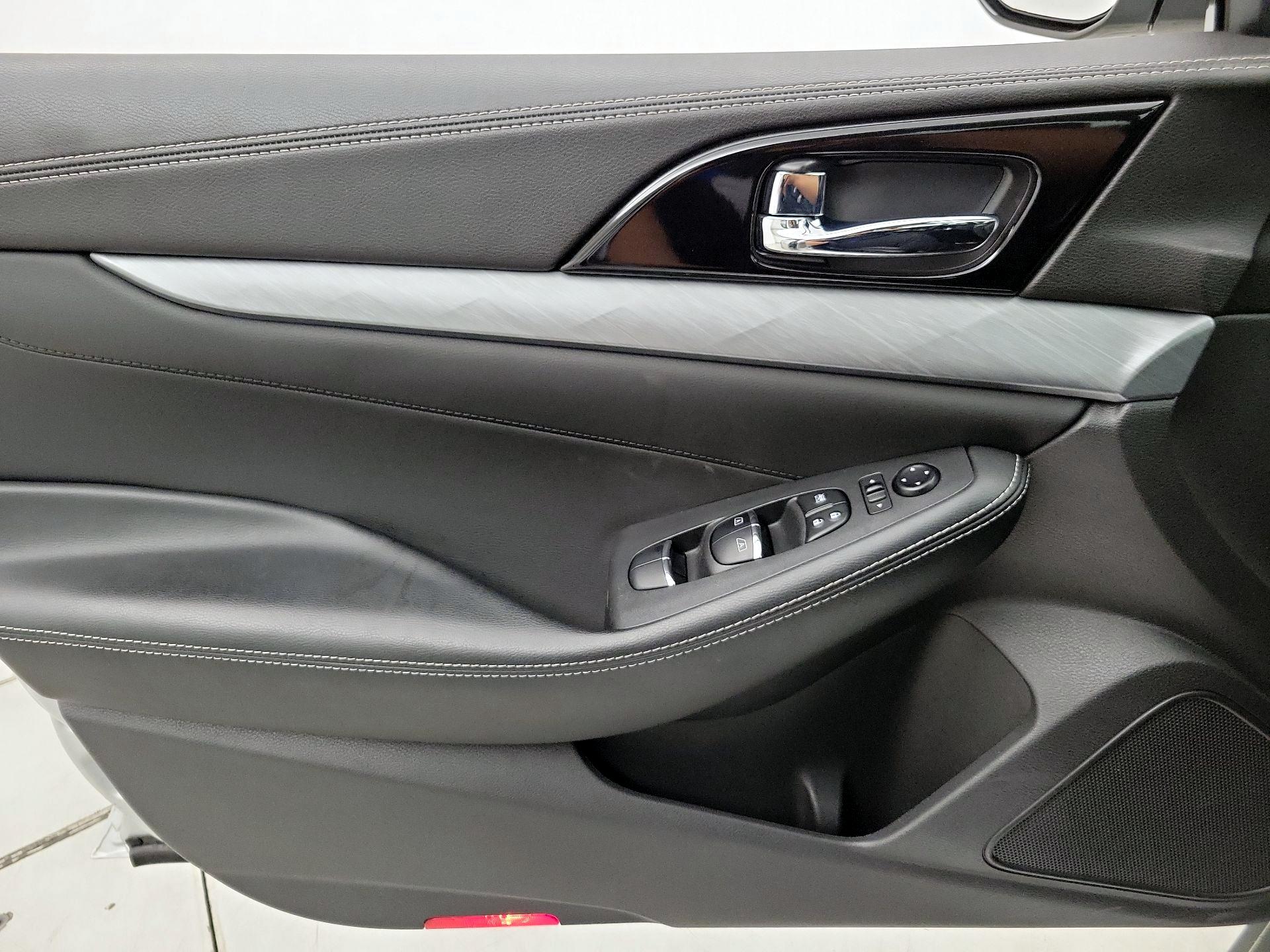 Thumbnail: 2016 Nissan Maxima - 12