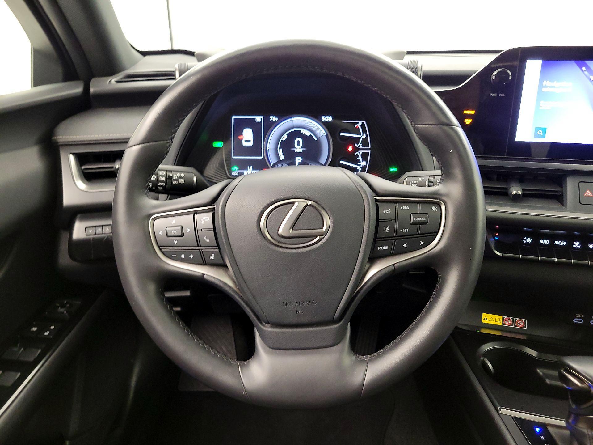 Thumbnail: 2023 Lexus UX - 10