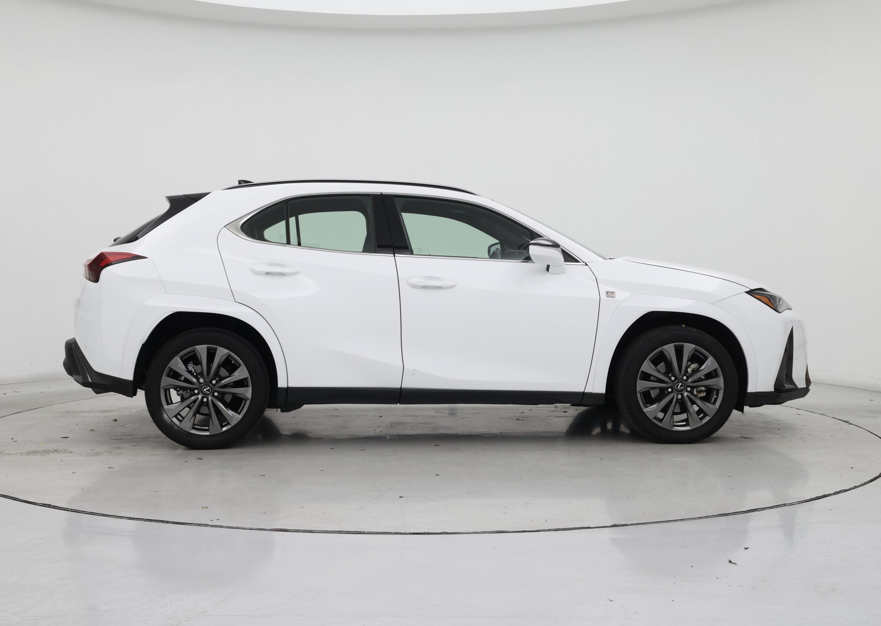 Thumbnail: 2023 Lexus UX - 7