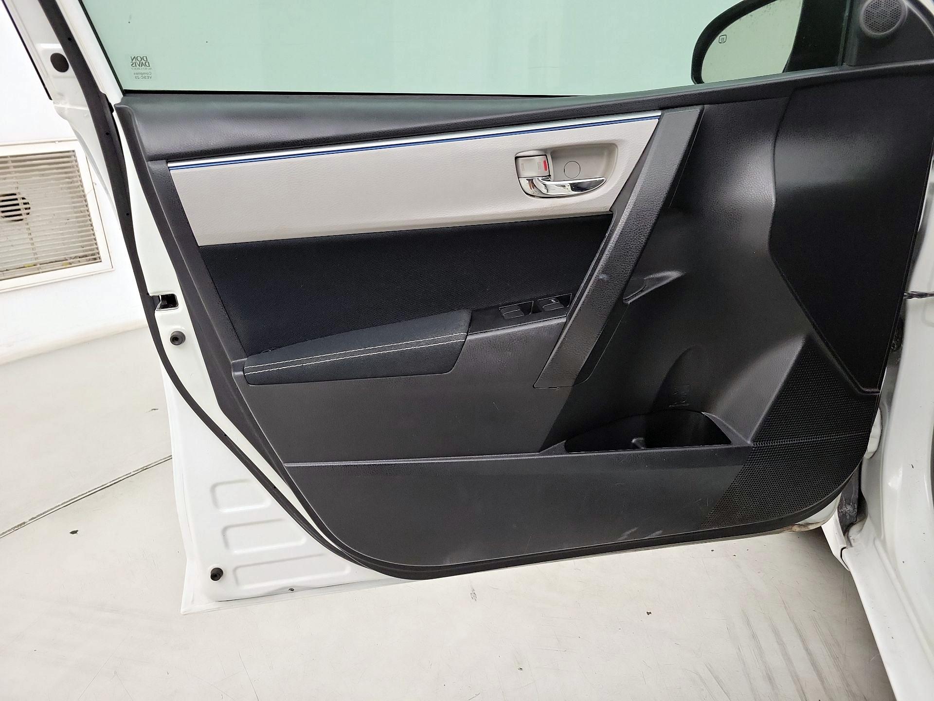 Thumbnail: 2014 Toyota Corolla - 12