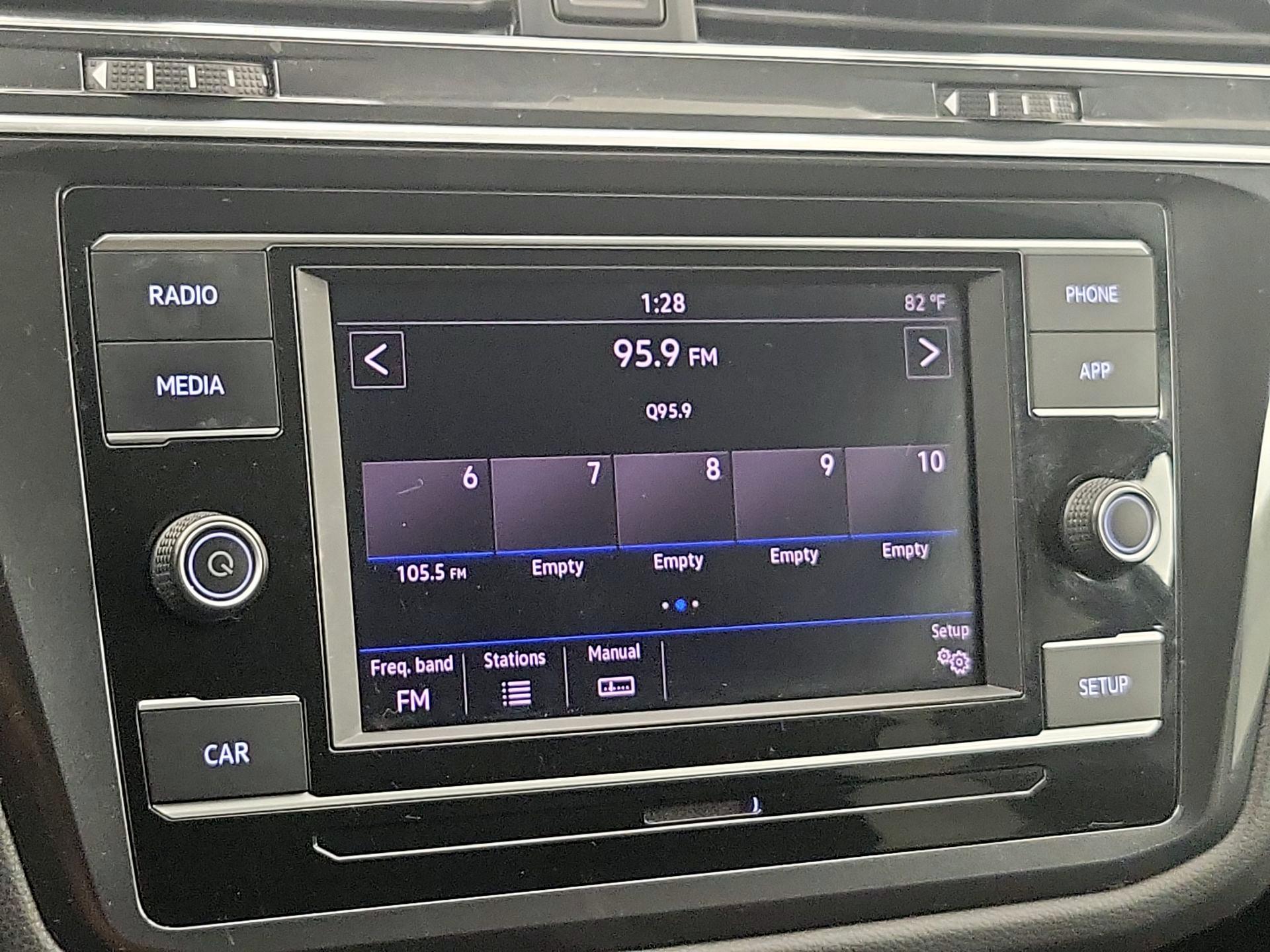 Thumbnail: 2019 Volkswagen Tiguan - 15