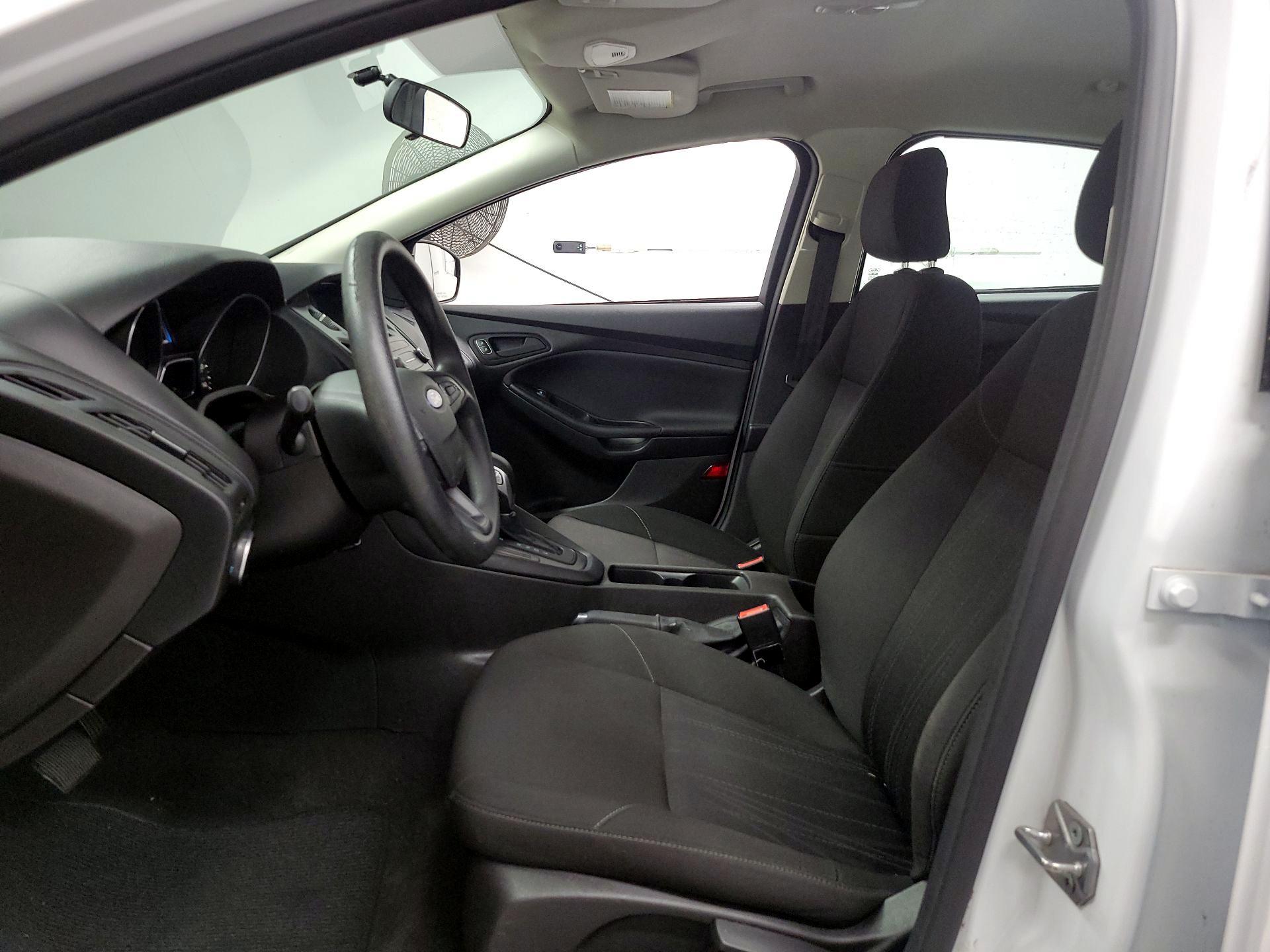 Thumbnail: 2015 Ford Focus - 11
