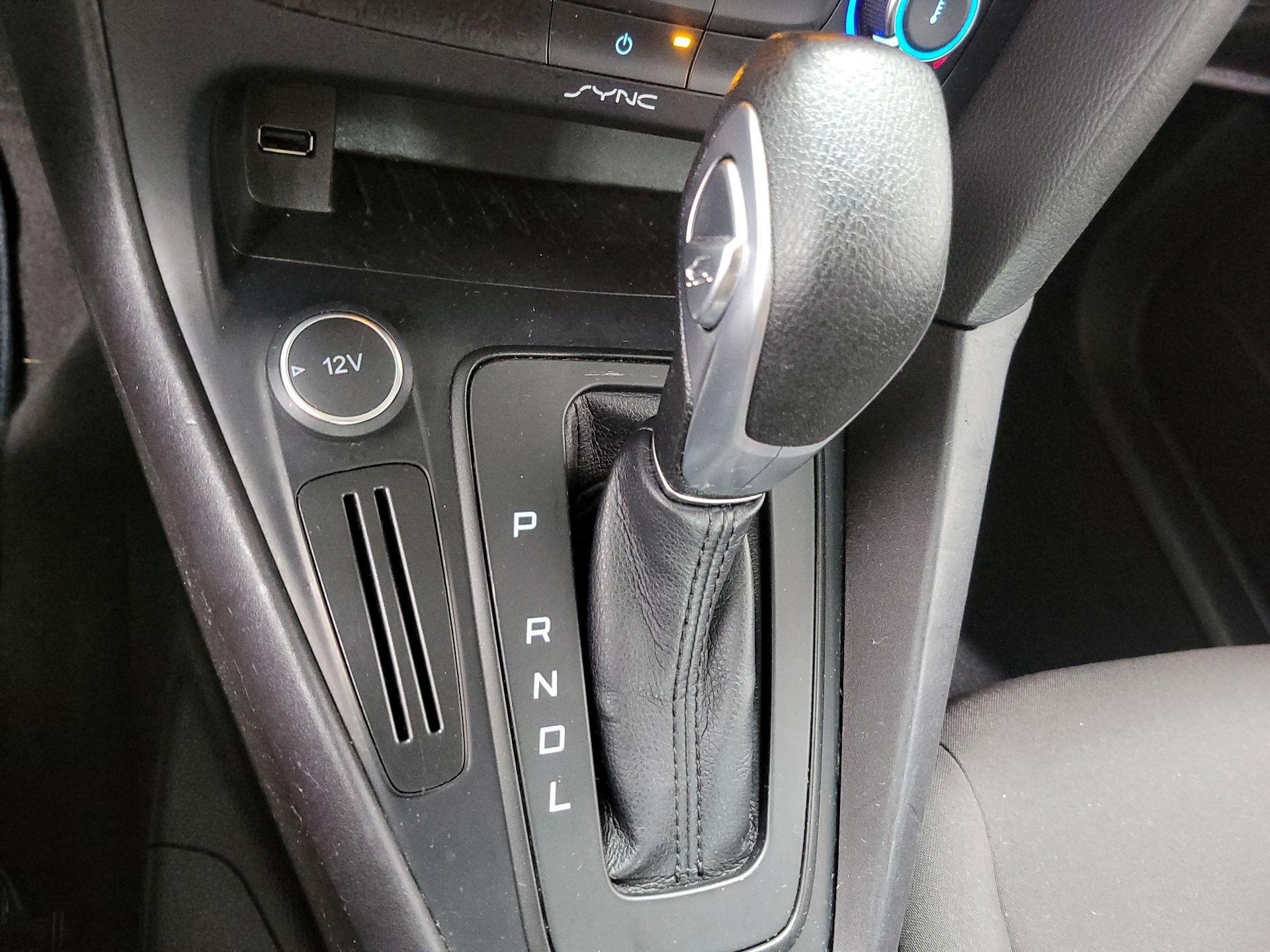 Thumbnail: 2015 Ford Focus - 16