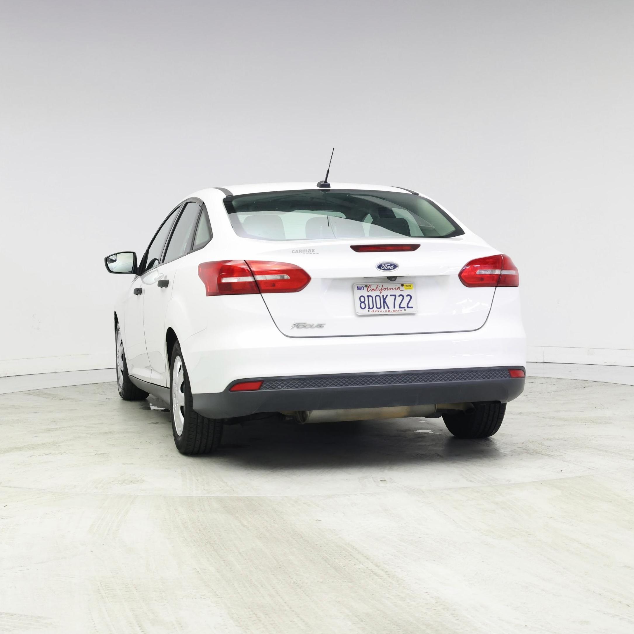 Thumbnail: 2015 Ford Focus - 6