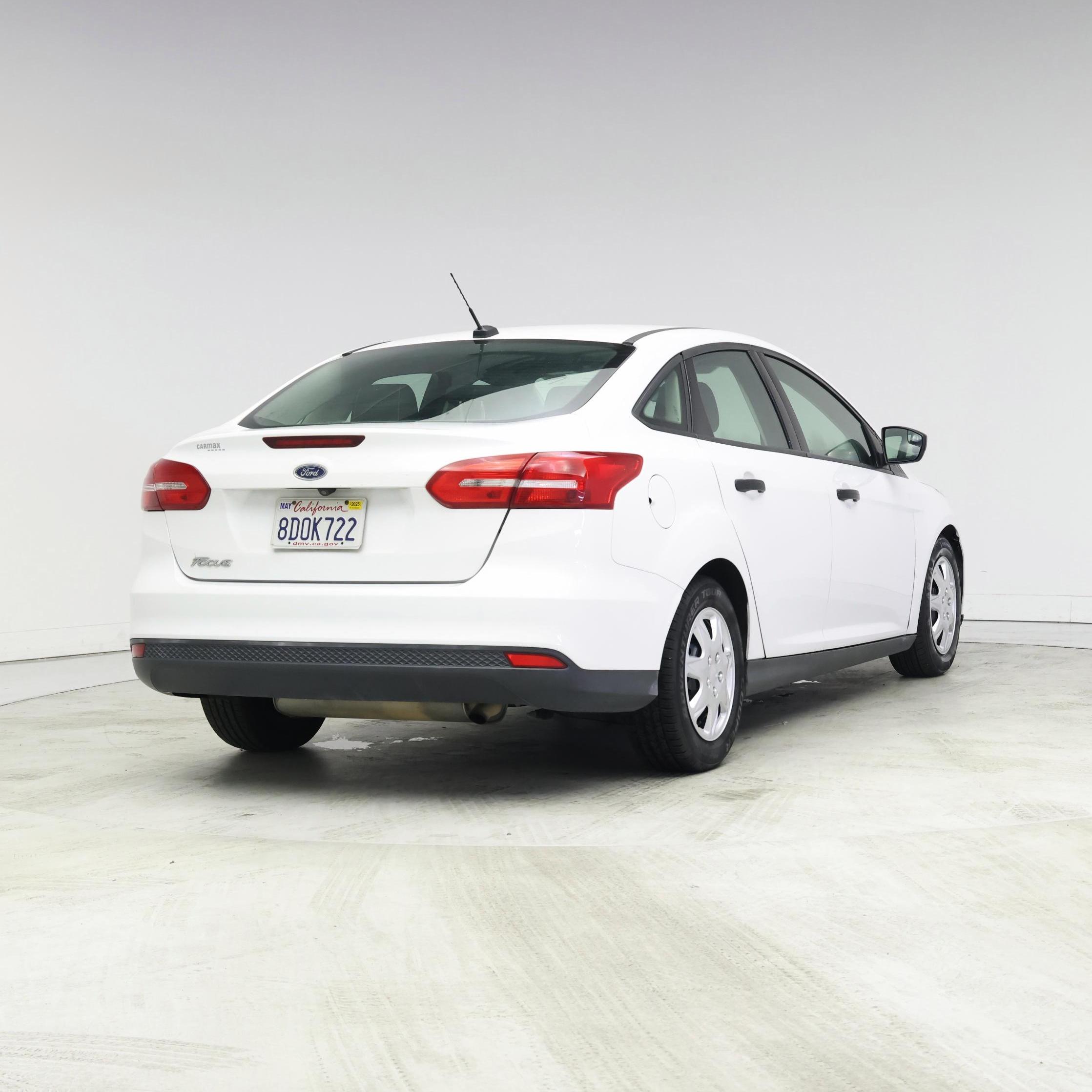Thumbnail: 2015 Ford Focus - 8