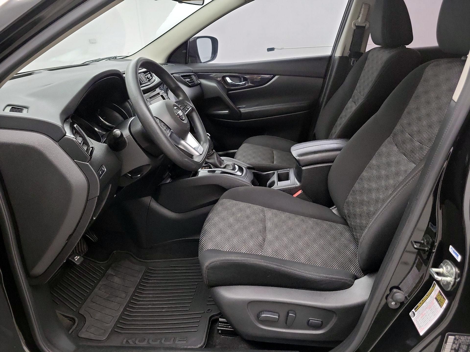 Thumbnail: 2019 Nissan Rogue Sport - 11