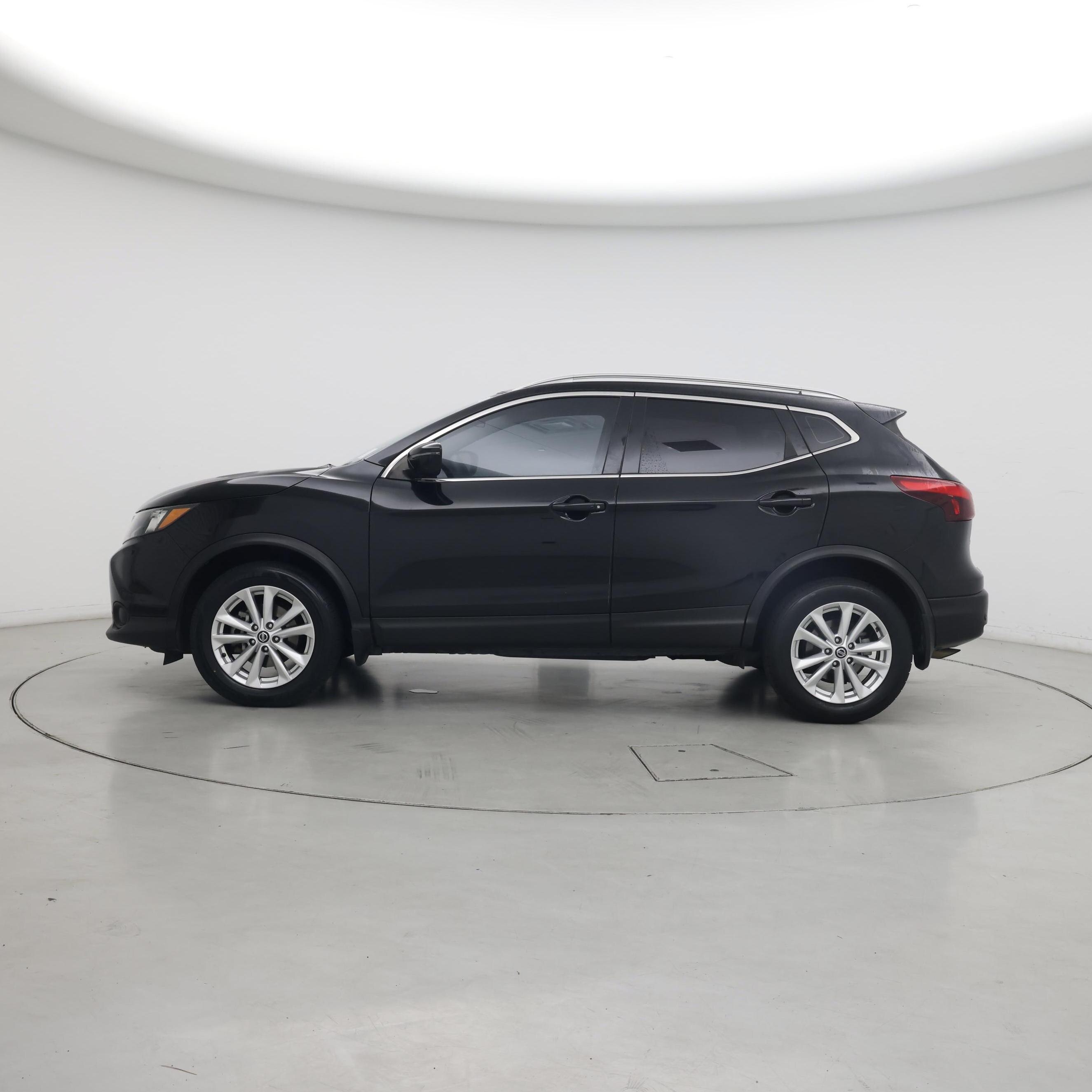 Thumbnail: 2019 Nissan Rogue Sport - 3