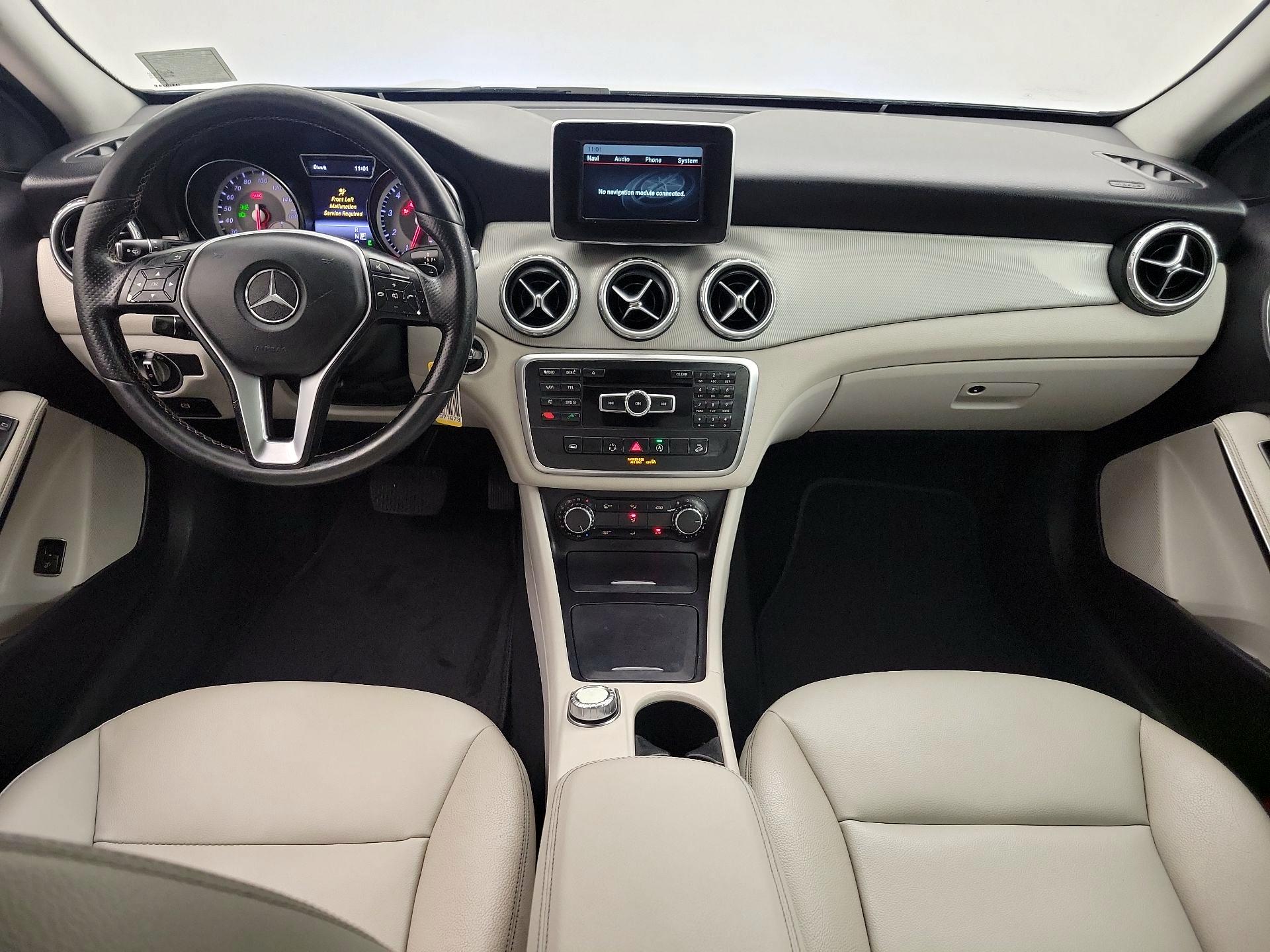 Thumbnail: 2015 Mercedes-Benz GLA - 9