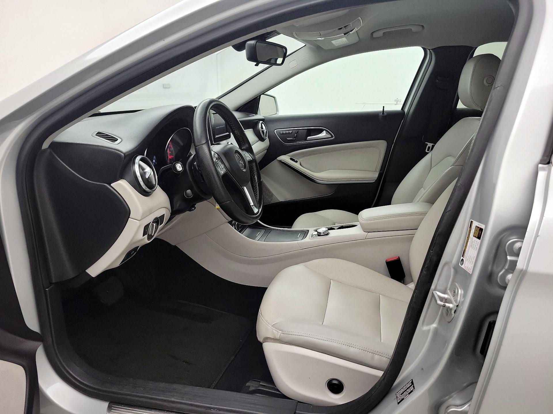 Thumbnail: 2015 Mercedes-Benz GLA - 11