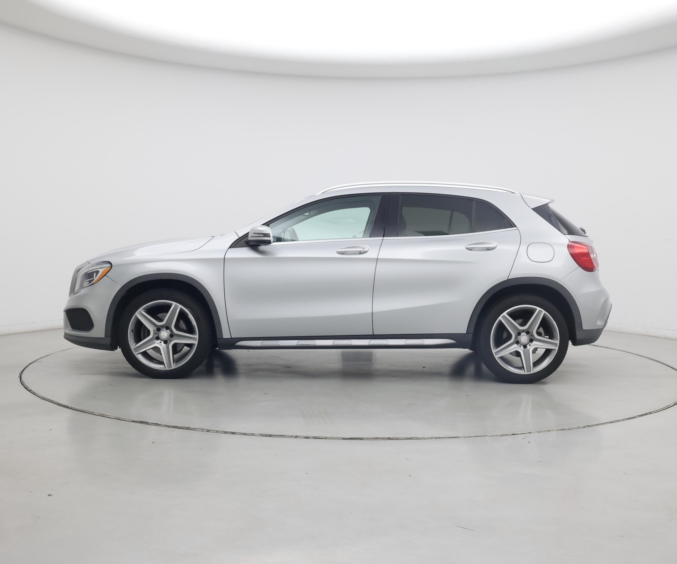 Thumbnail: 2015 Mercedes-Benz GLA - 3