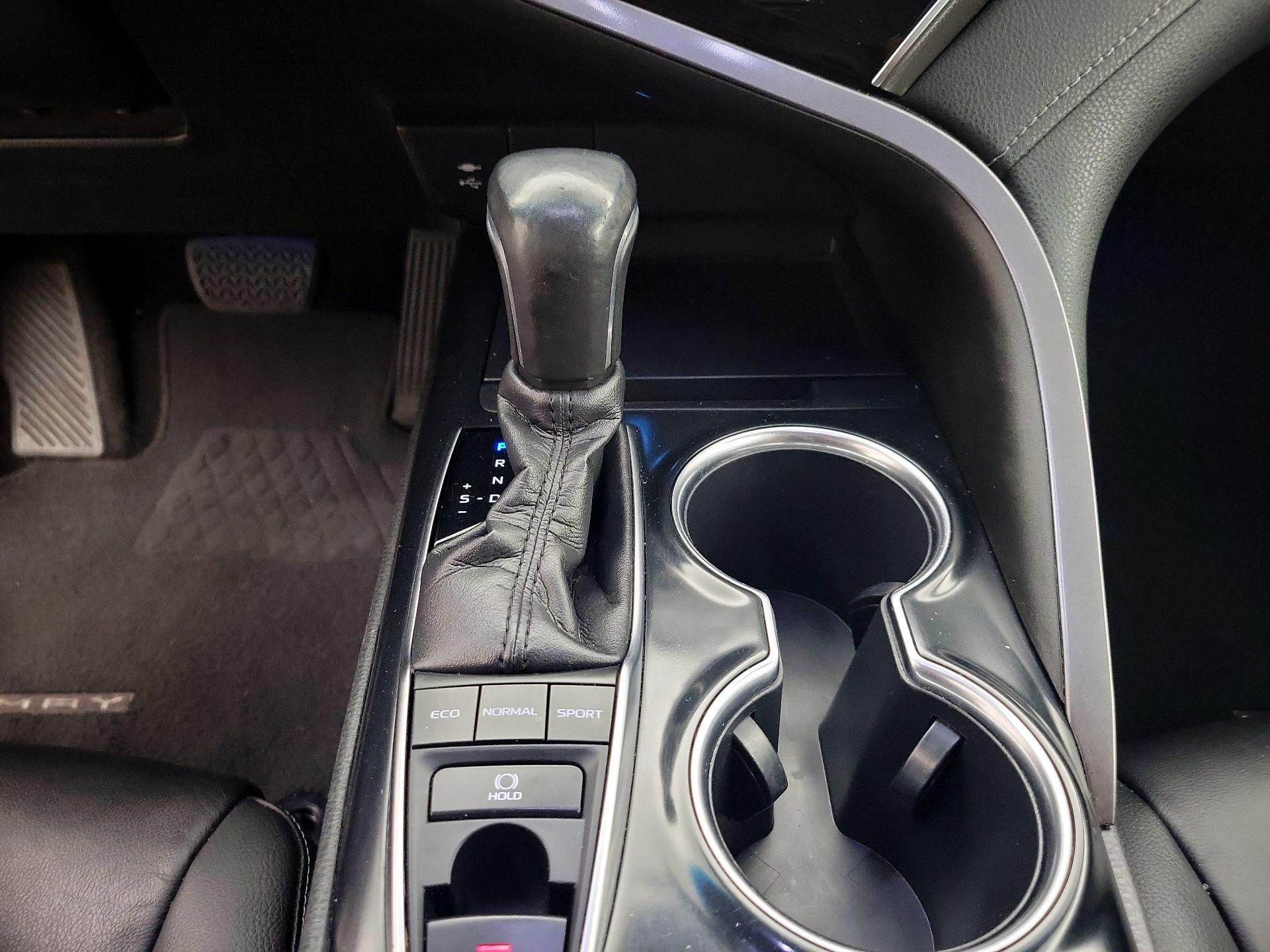 Thumbnail: 2018 Toyota Camry - 17