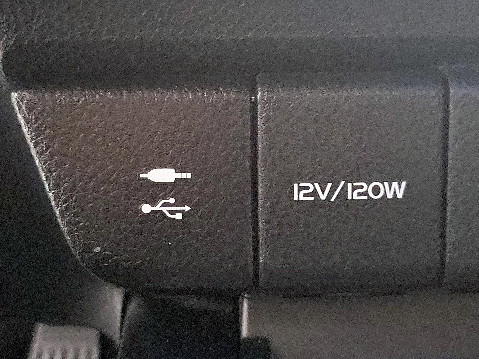 Thumbnail: 2018 Toyota Camry - 18