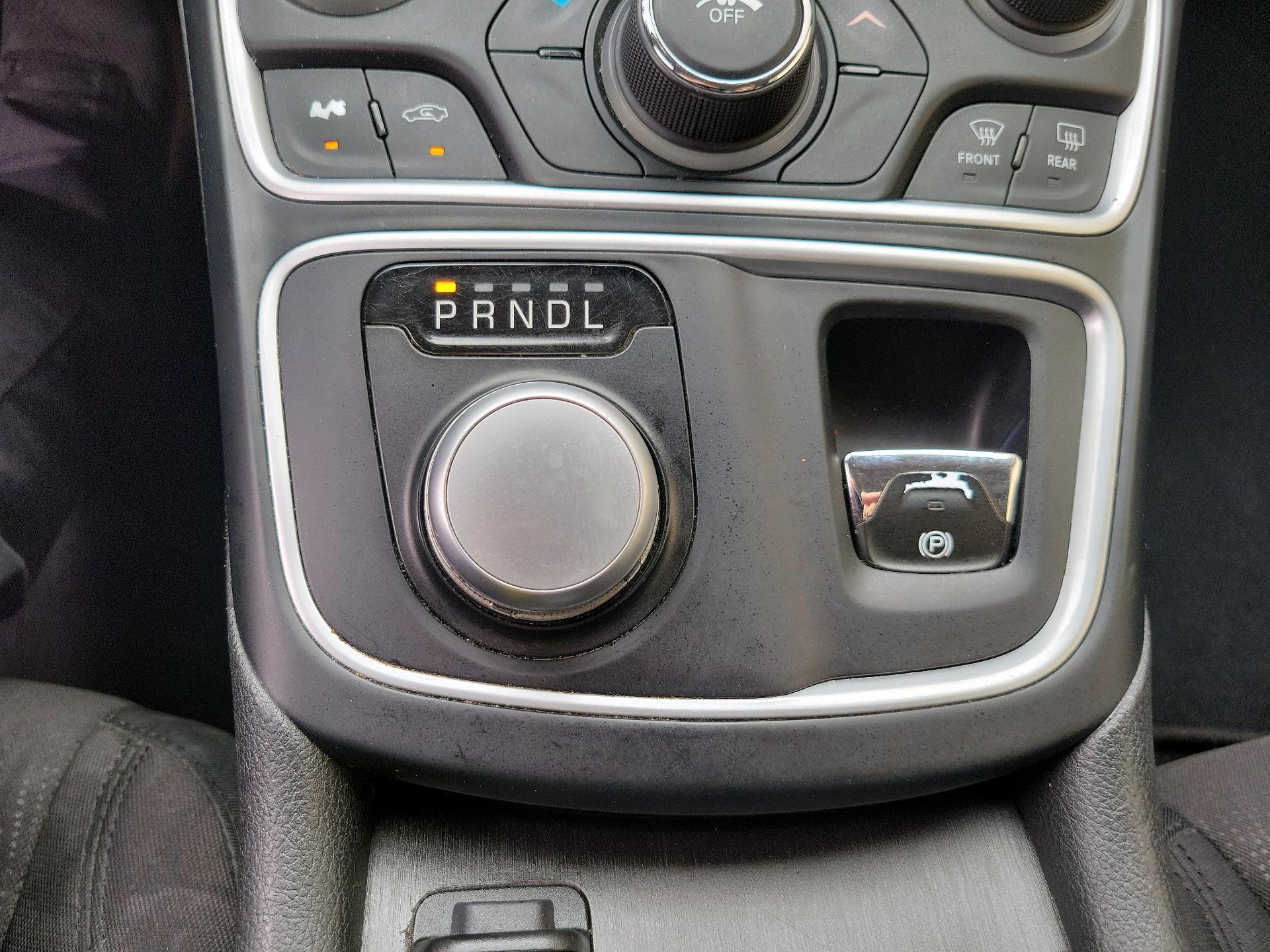Thumbnail: 2015 Chrysler 200 - 16