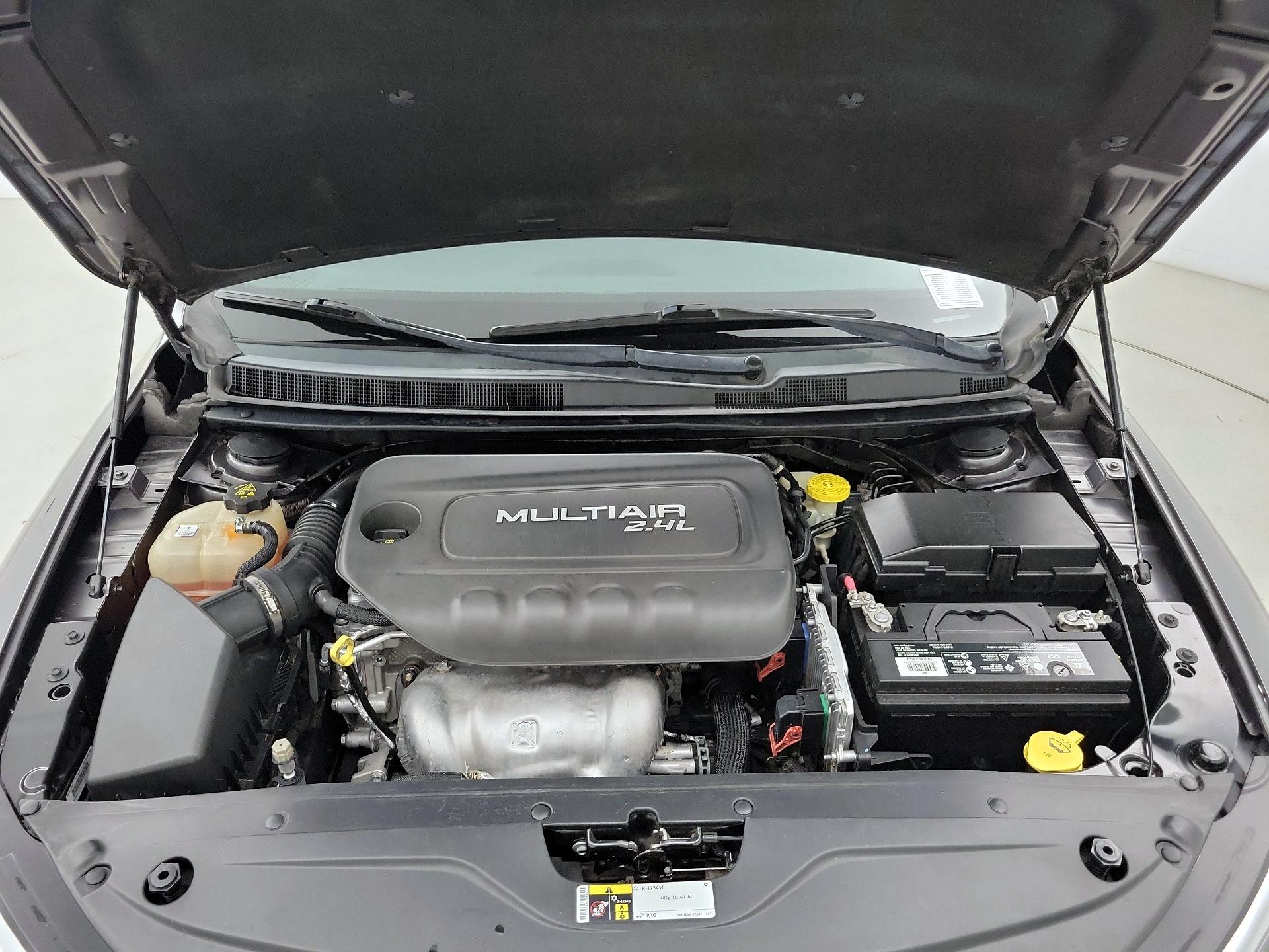 Thumbnail: 2015 Chrysler 200 - 20