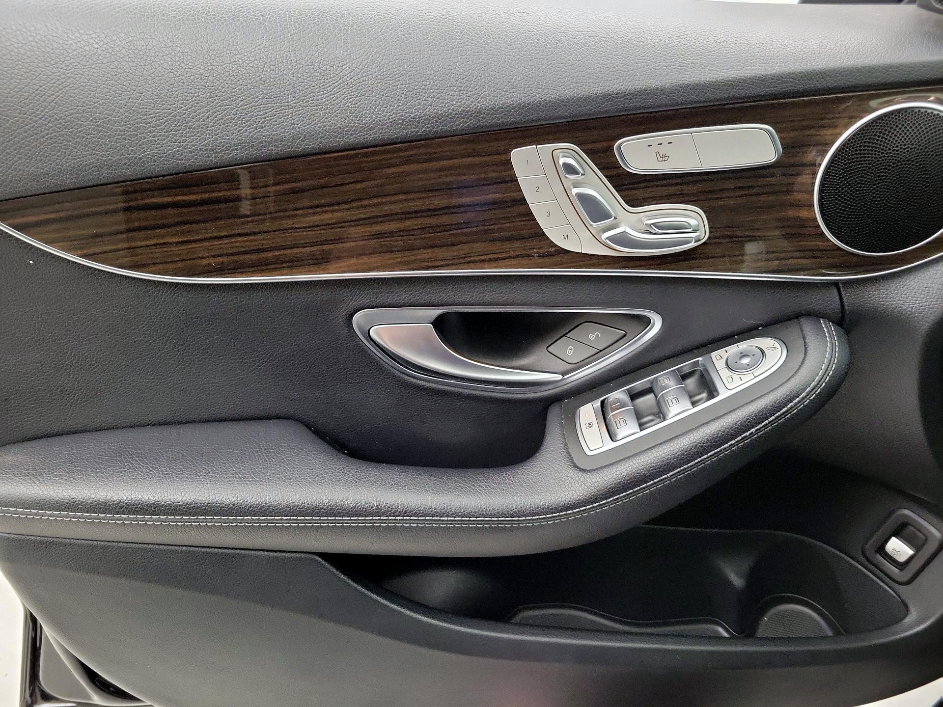 Thumbnail: 2020 Mercedes-Benz C-Class - 12