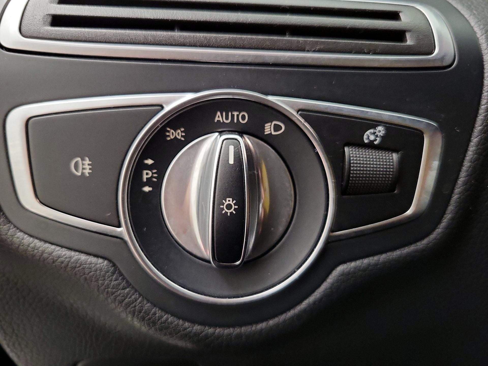 Thumbnail: 2020 Mercedes-Benz C-Class - 13