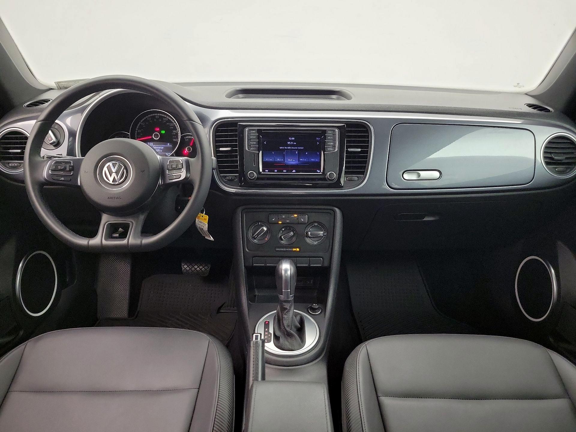 Thumbnail: 2016 Volkswagen Beetle - 9