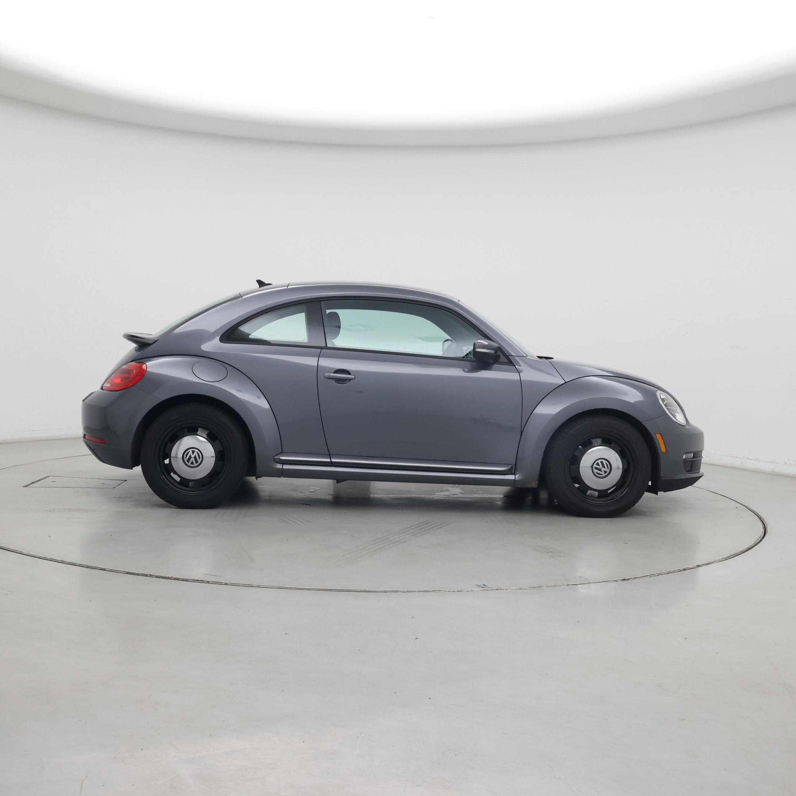 Thumbnail: 2016 Volkswagen Beetle - 7