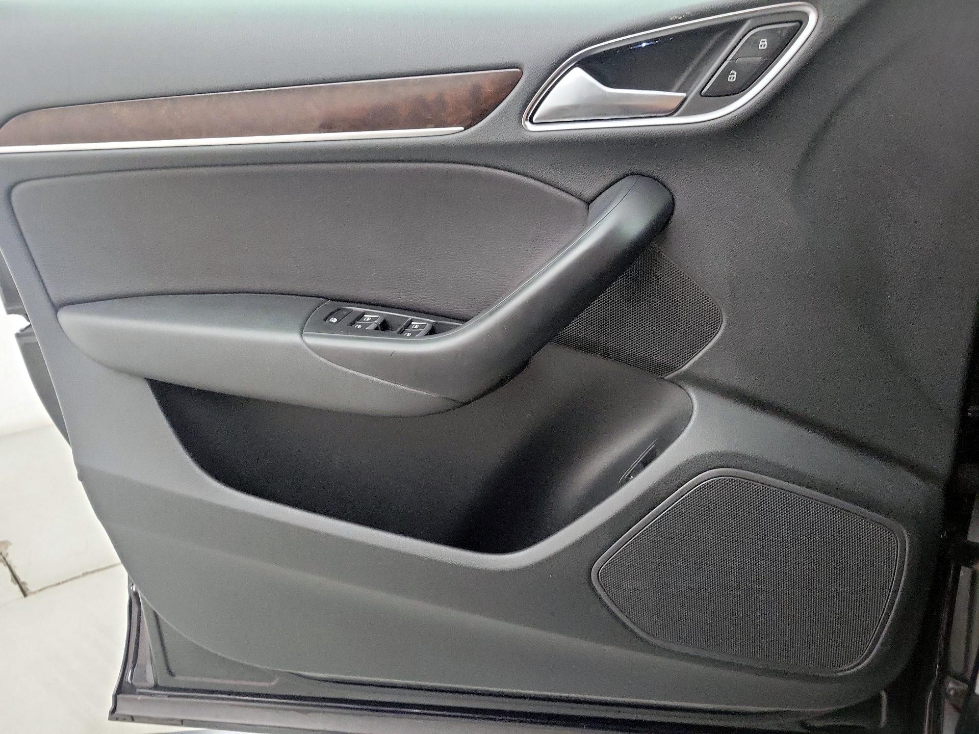 Thumbnail: 2016 Audi Q3 - 12