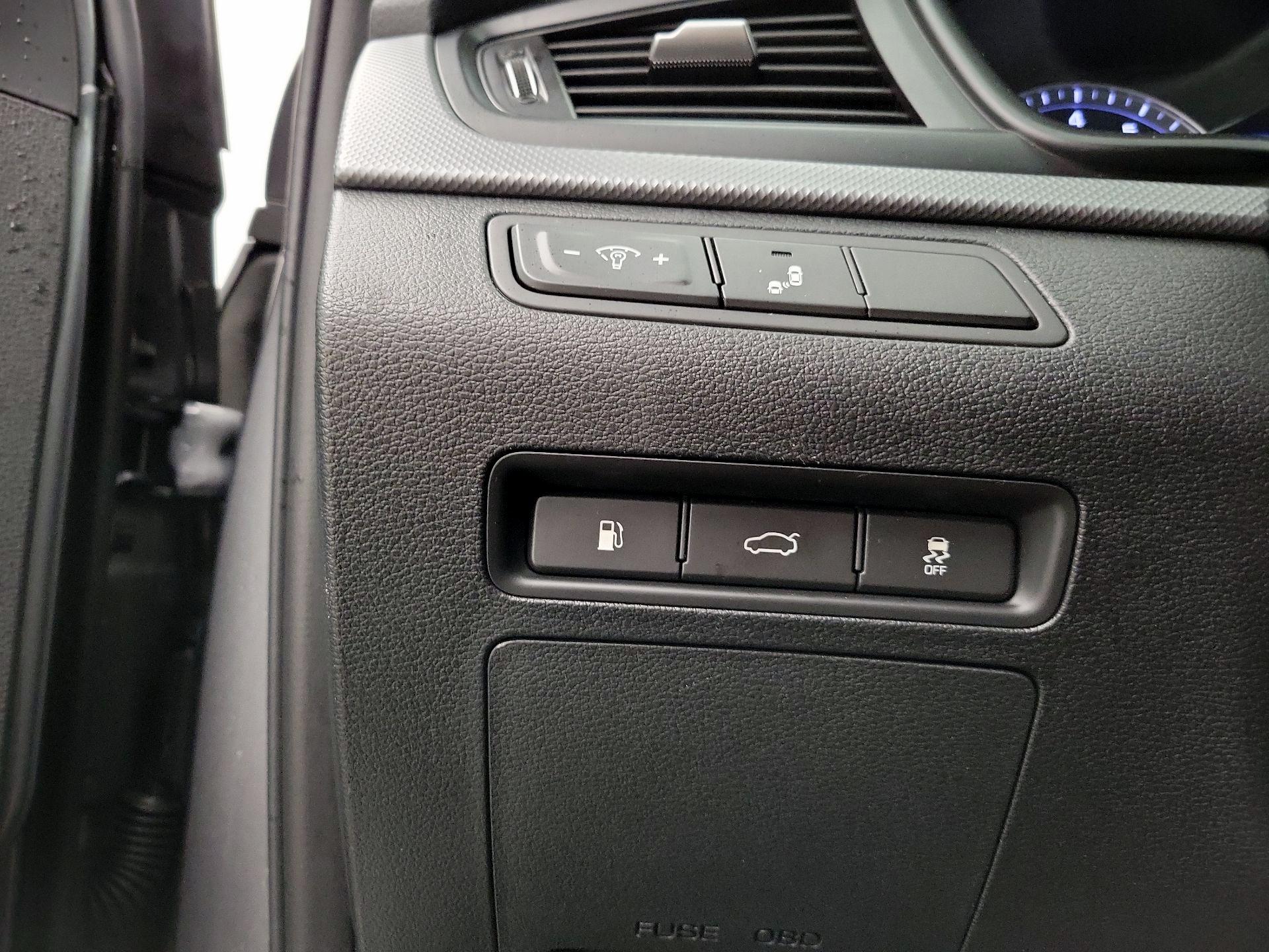 Thumbnail: 2019 Hyundai Sonata - 13