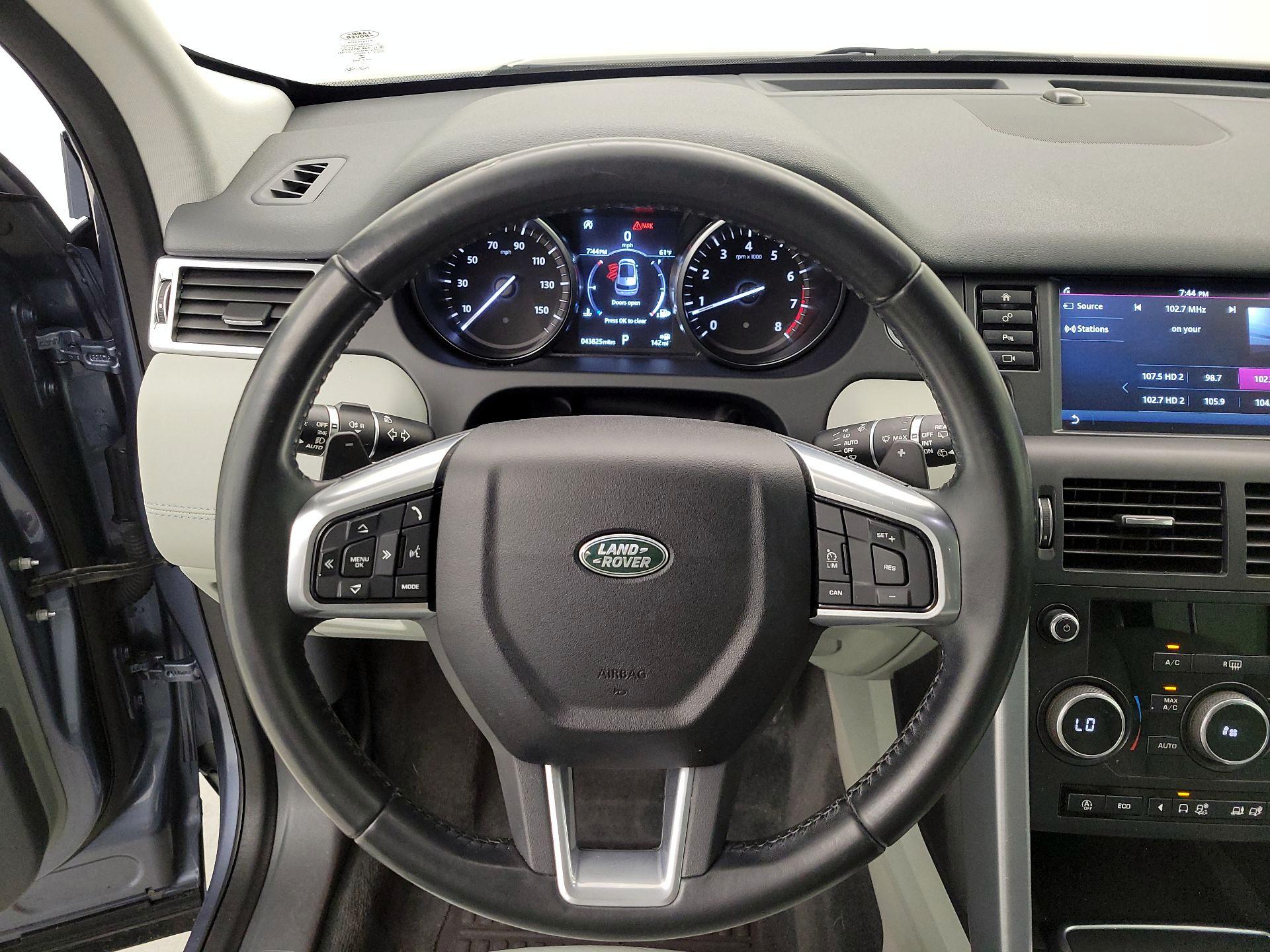 Thumbnail: 2018 Land Rover Discovery Sport - 10