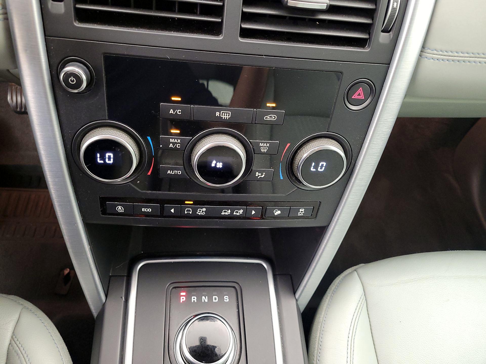 Thumbnail: 2018 Land Rover Discovery Sport - 16