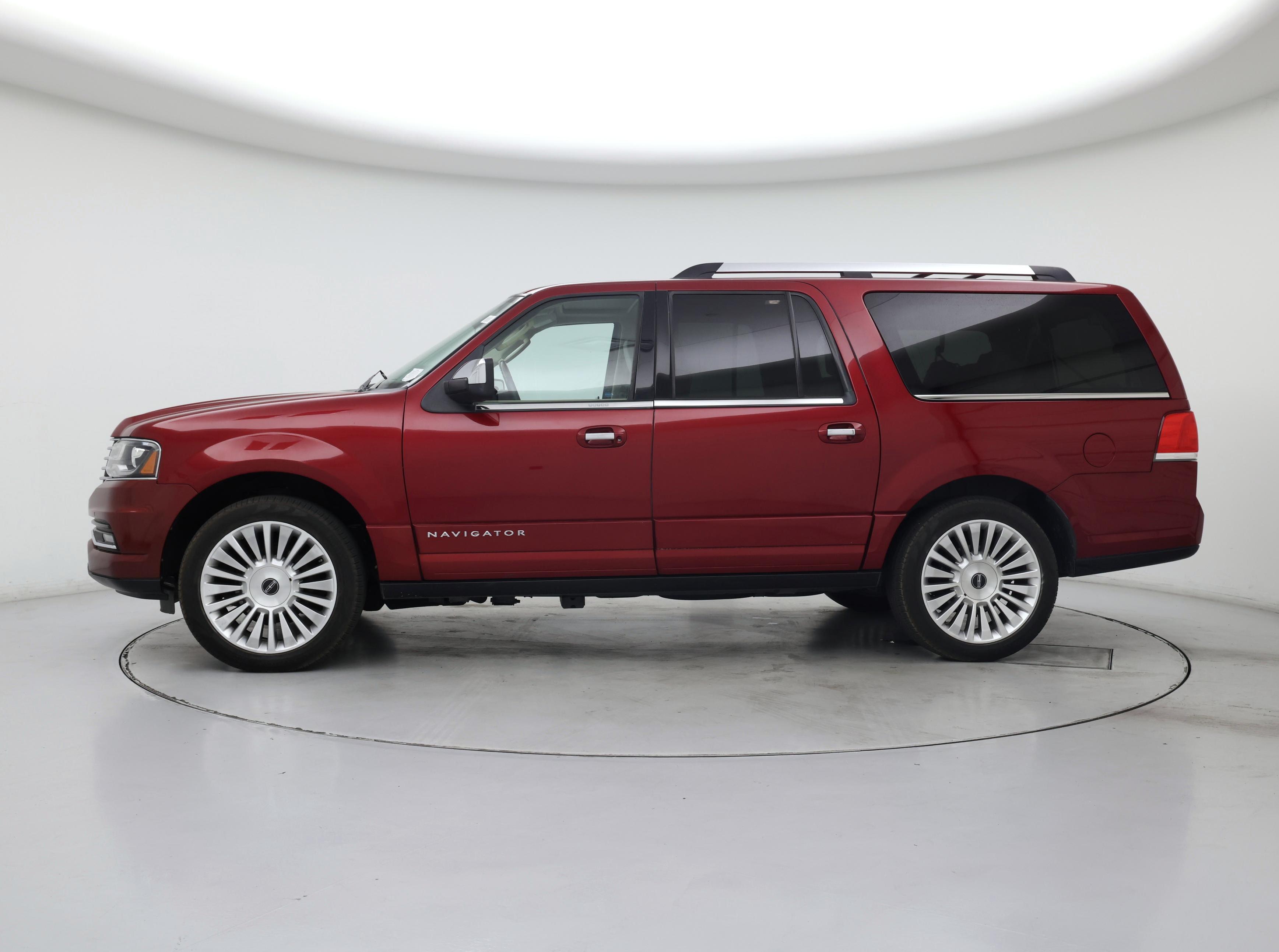 Thumbnail: 2015 Lincoln Navigator L - 3
