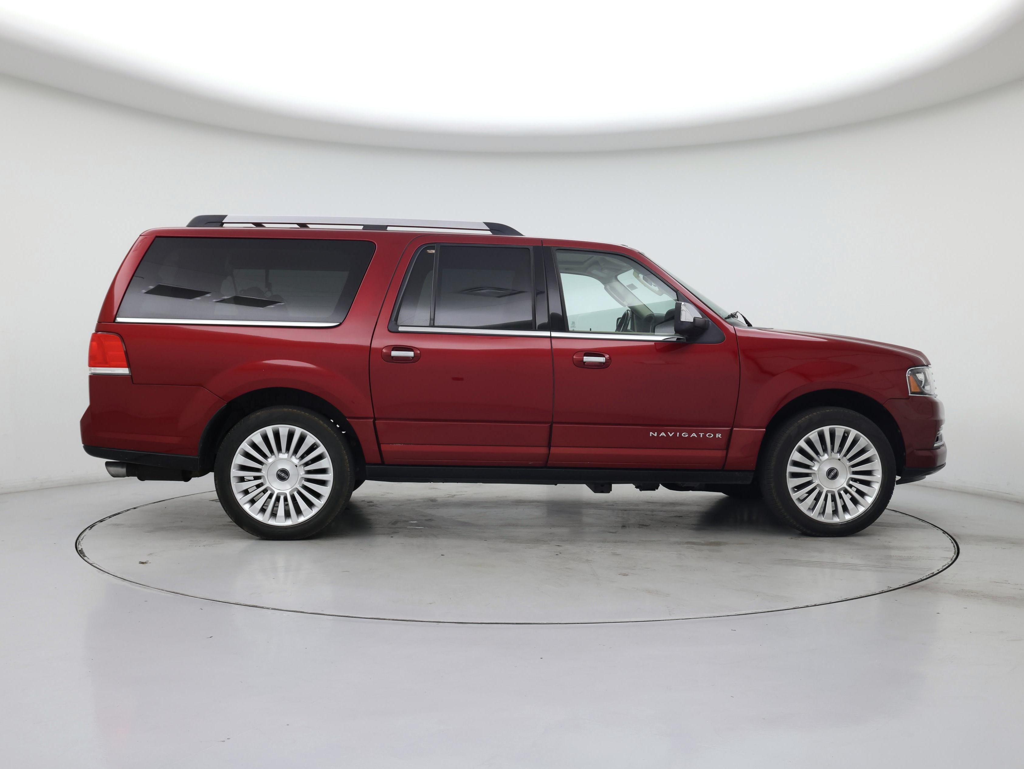 Thumbnail: 2015 Lincoln Navigator L - 7