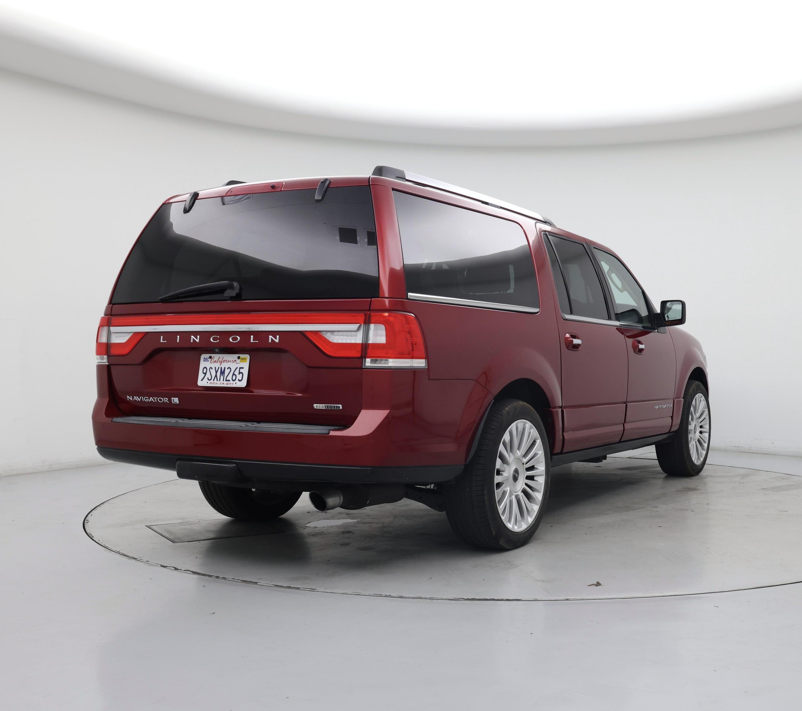 Thumbnail: 2015 Lincoln Navigator L - 8