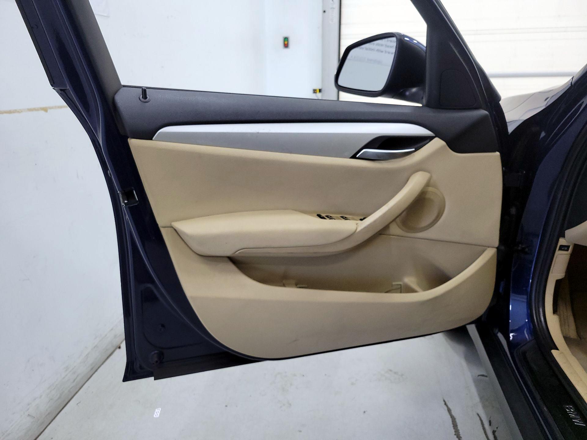 Thumbnail: 2015 BMW X1 - 12