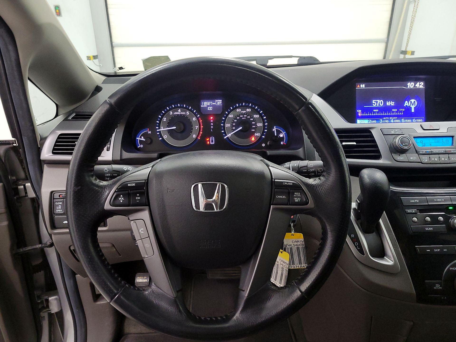 Thumbnail: 2013 Honda Odyssey - 10