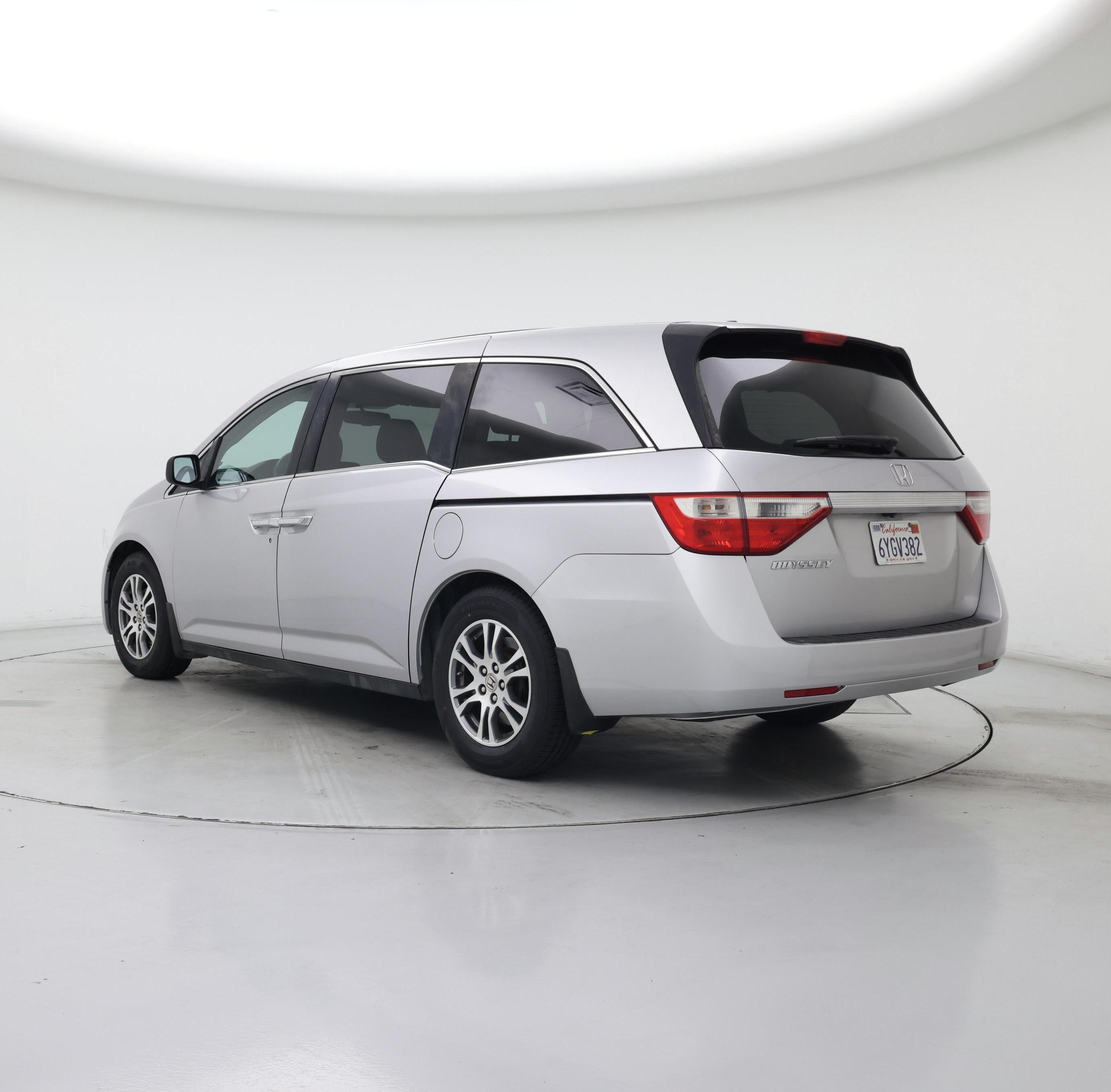 Thumbnail: 2013 Honda Odyssey - 2